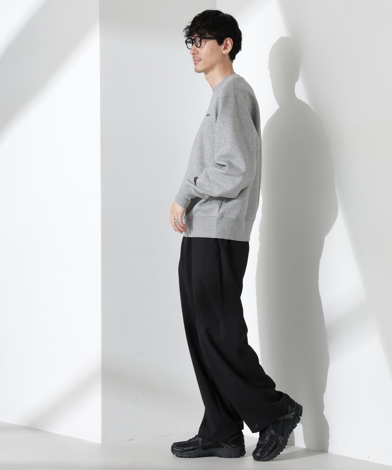 「KELTY×NANO universe」ミニロゴクルーネックスウェット