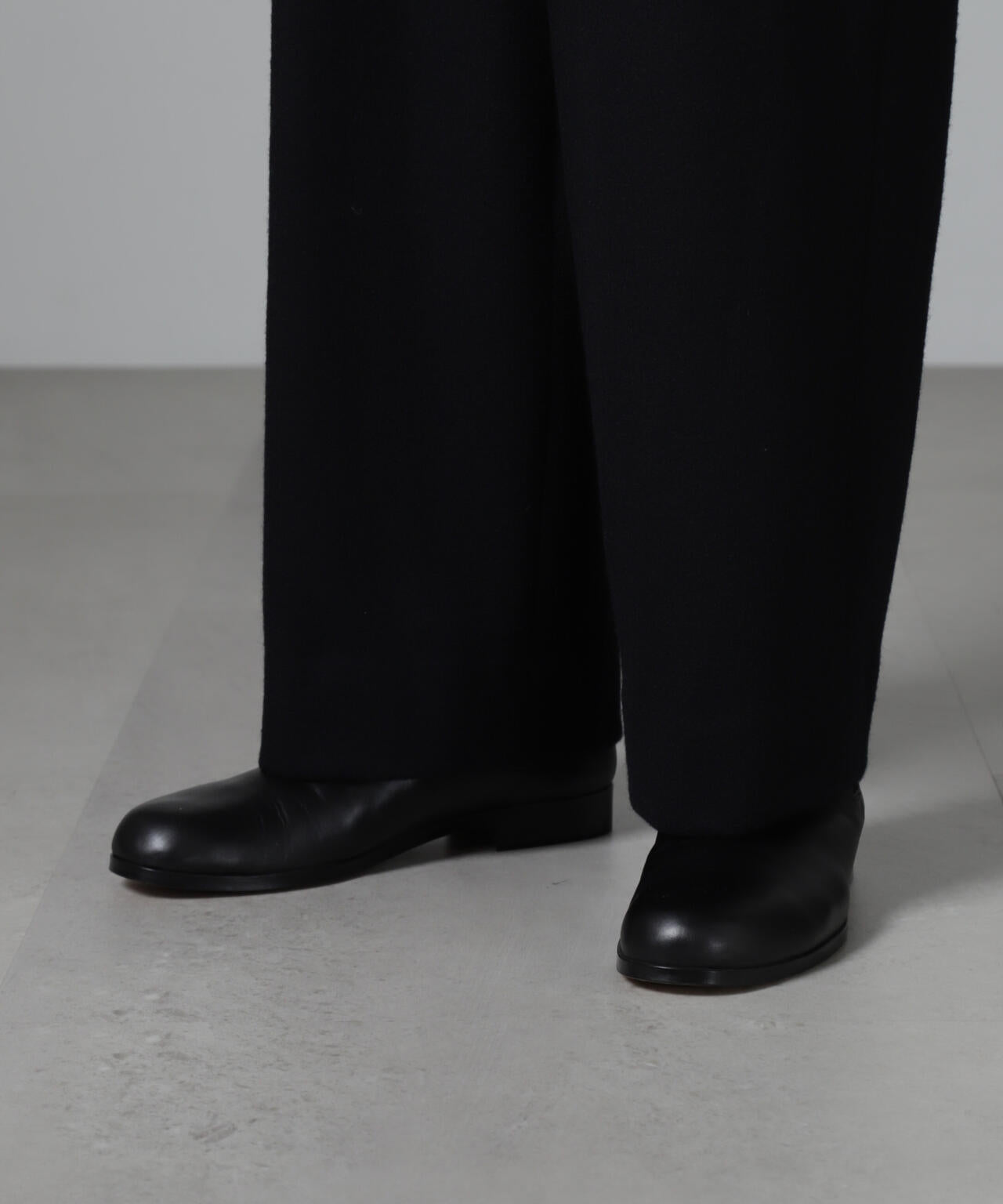 「100%ウール」2タックワイドパンツ
