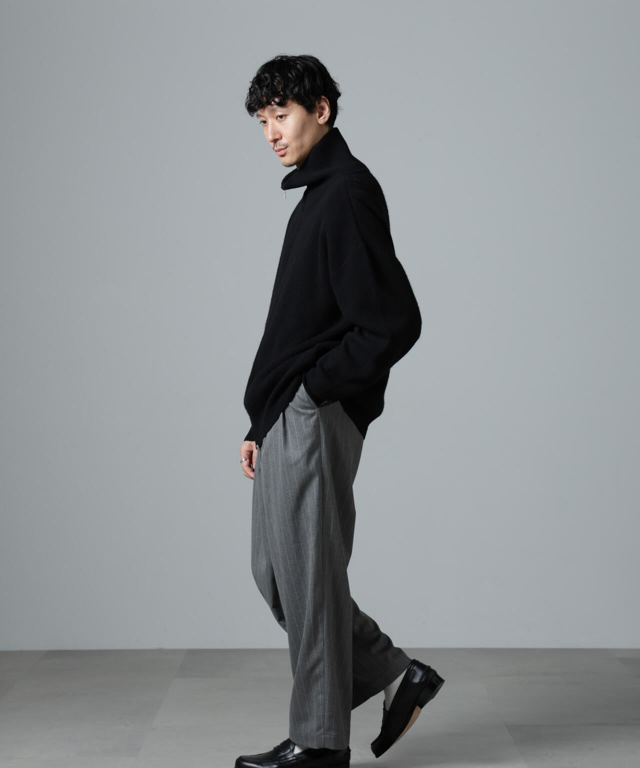 「大人のワイドパンツ」ピンストライプフランネル2タックワイドトラウザーズ(セットアップ可)