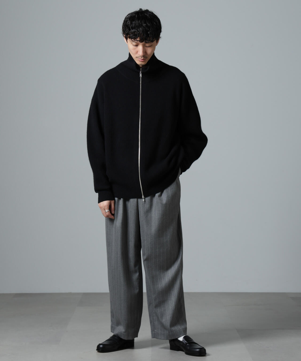 「大人のワイドパンツ」ピンストライプフランネル2タックワイドトラウザーズ(セットアップ可)