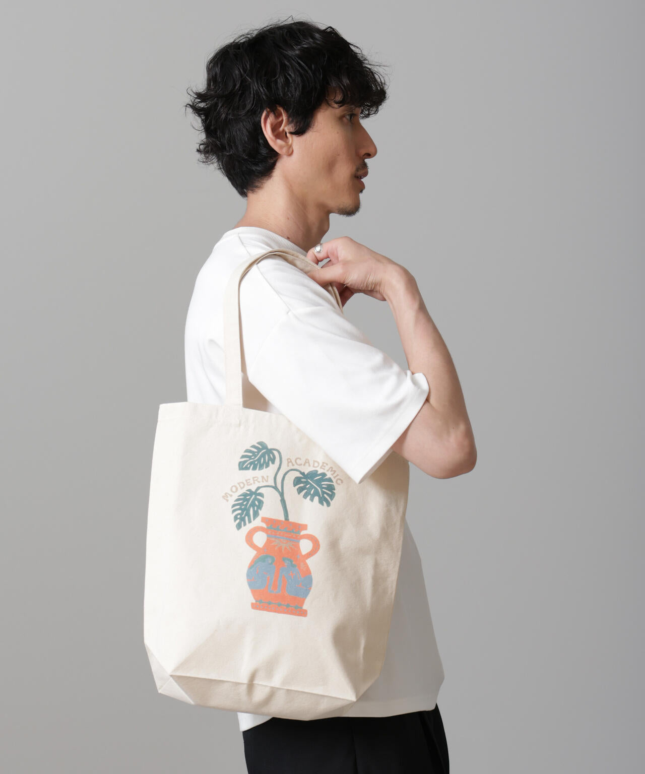 「Toyameg」modern academic POTTERYトートバッグ