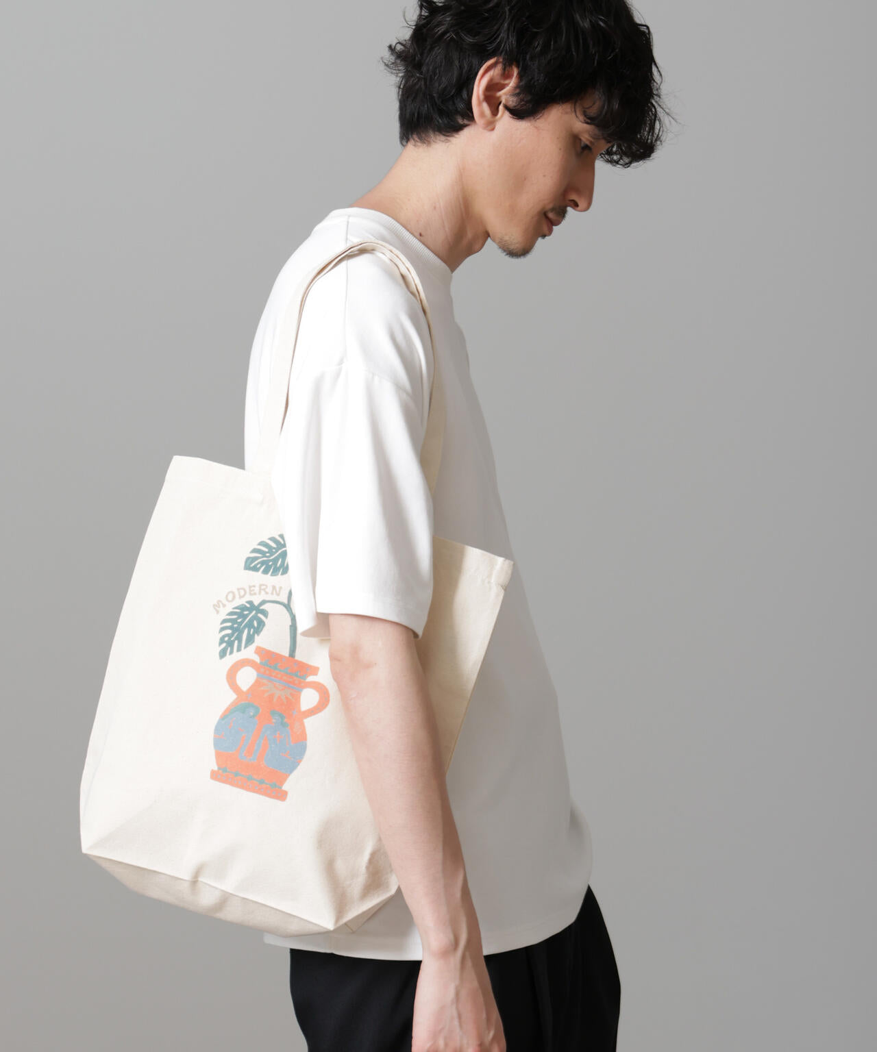「Toyameg」modern academic POTTERYトートバッグ