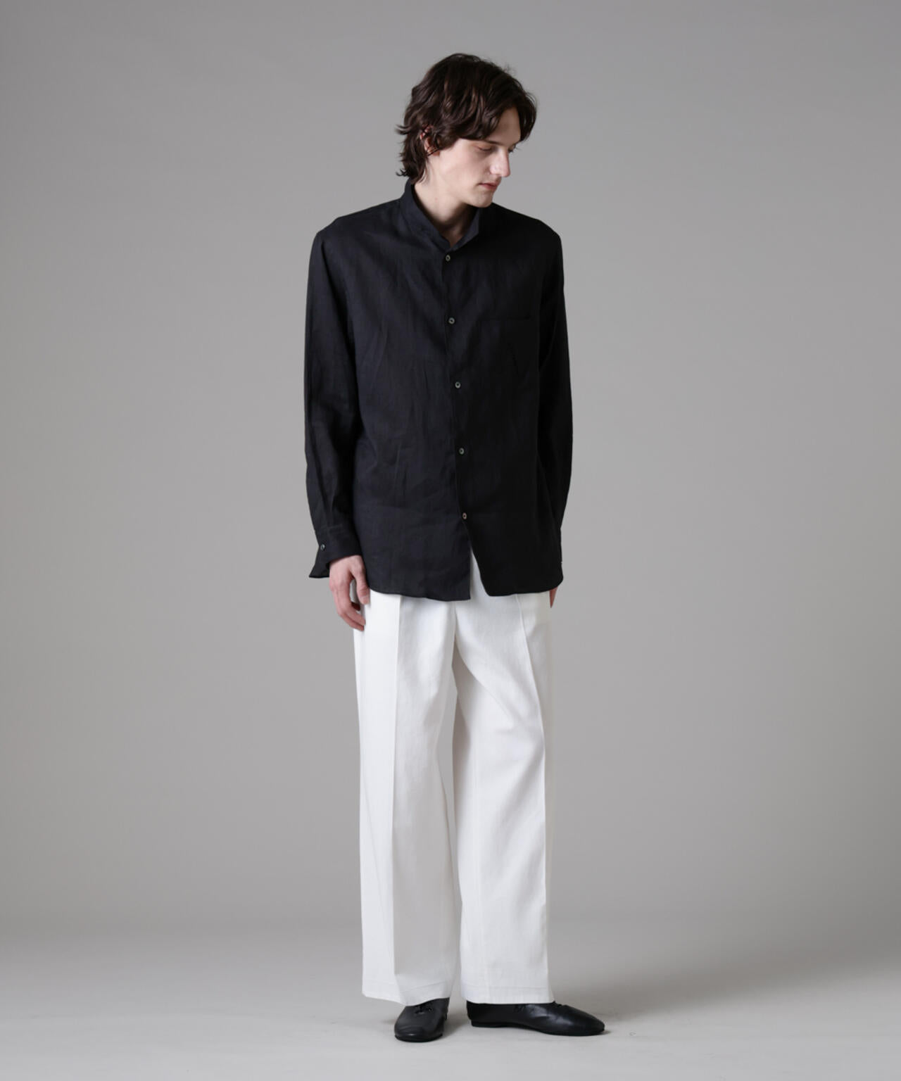 「ASSEMBLANC」エンブロイダリーハイネックシャツ