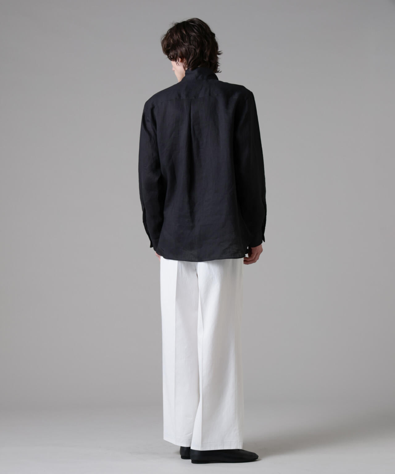 「ASSEMBLANC」エンブロイダリーハイネックシャツ