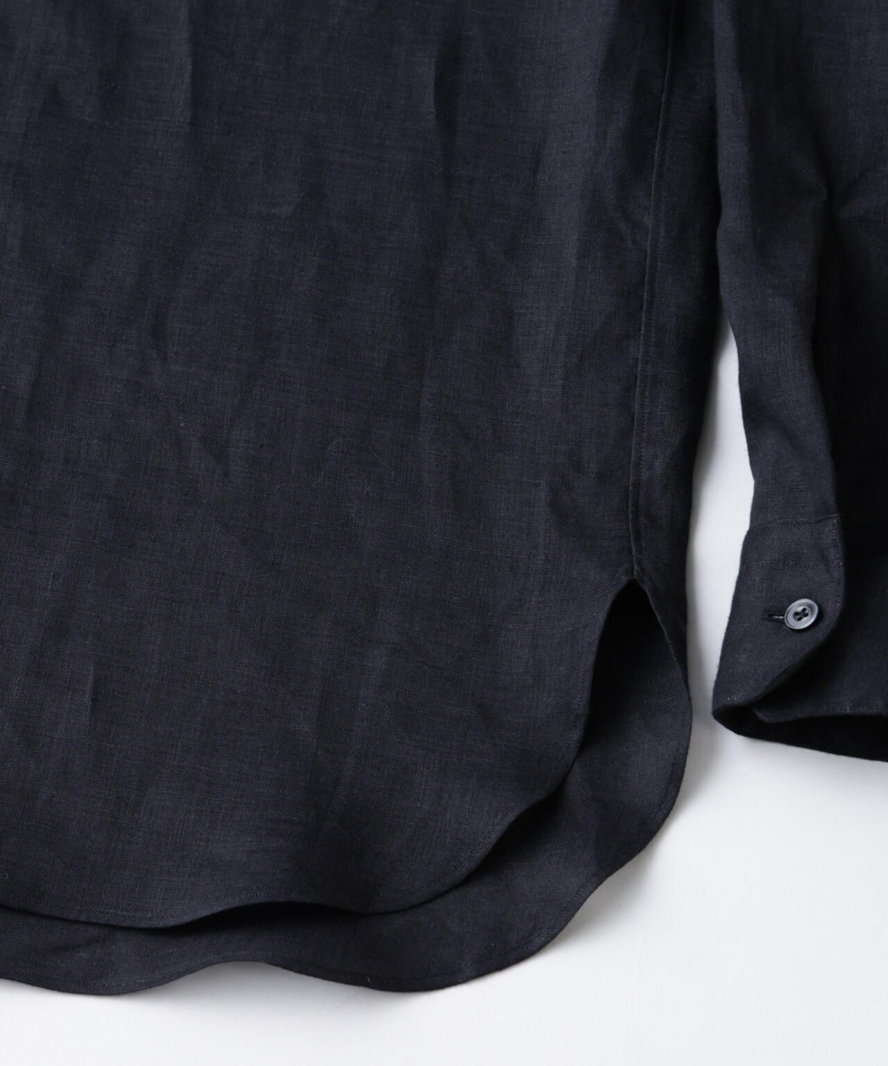 「ASSEMBLANC」エンブロイダリーハイネックシャツ