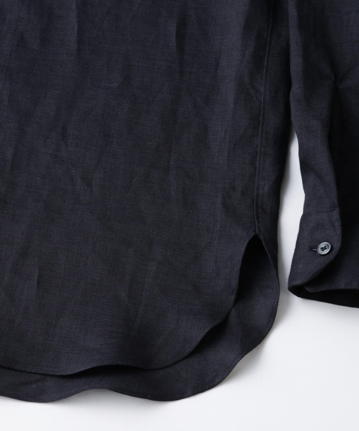 「ASSEMBLANC」エンブロイダリーハイネックシャツ