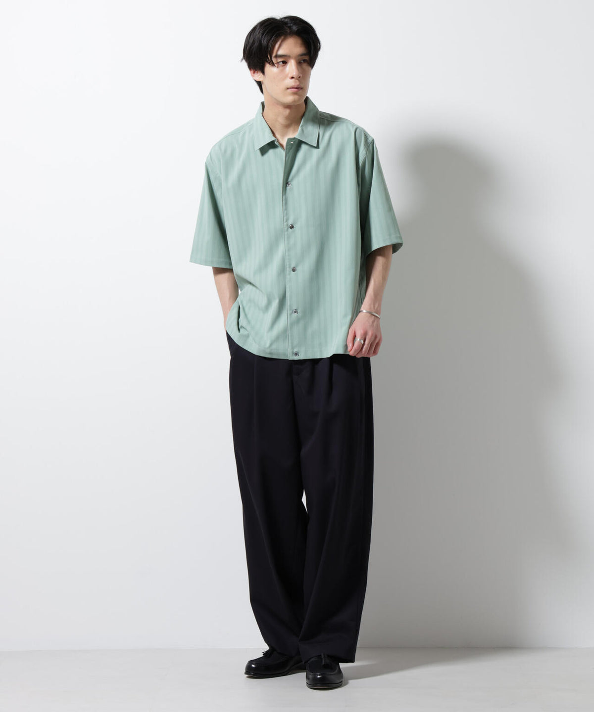 シャドーストライプハーフスリーブシャツ
