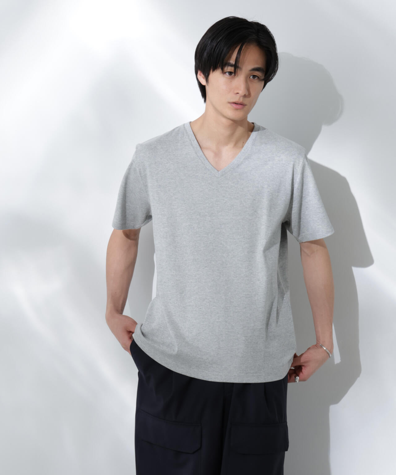 WEB限定/Anti Soaked(R) 汗染み防止 Vネック レギュラーシルエットTシャツ