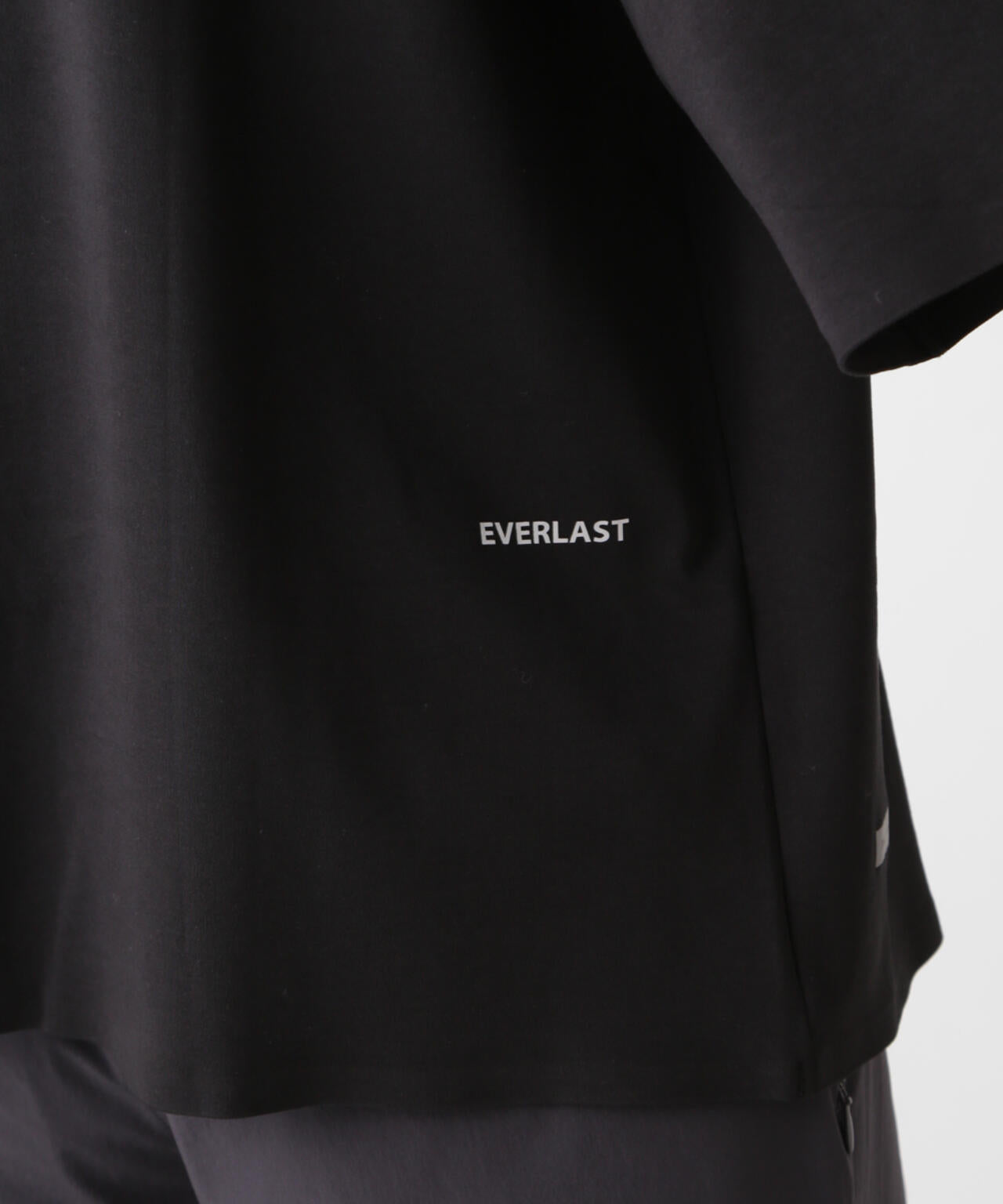 「EVERLAST」 アンチスメル リラックスフィット プリントTシャツ