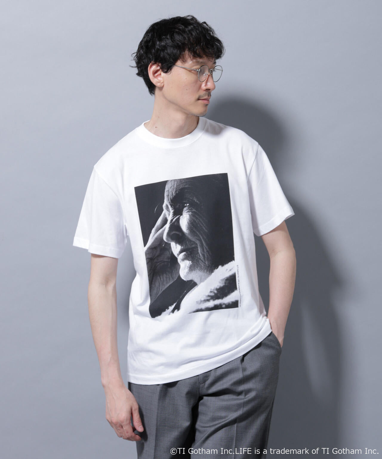 BTS FAKE LOVE DNA トレーナー1枚 Tシャツ　2枚 BTS FAKE LOVE DNA トレーナー1枚 Tシャツ 2枚