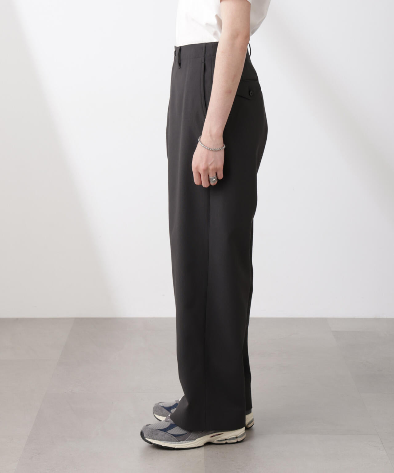 「SOIGNE」ECOPET(R)×AEROツイルストレッチチノスラックス