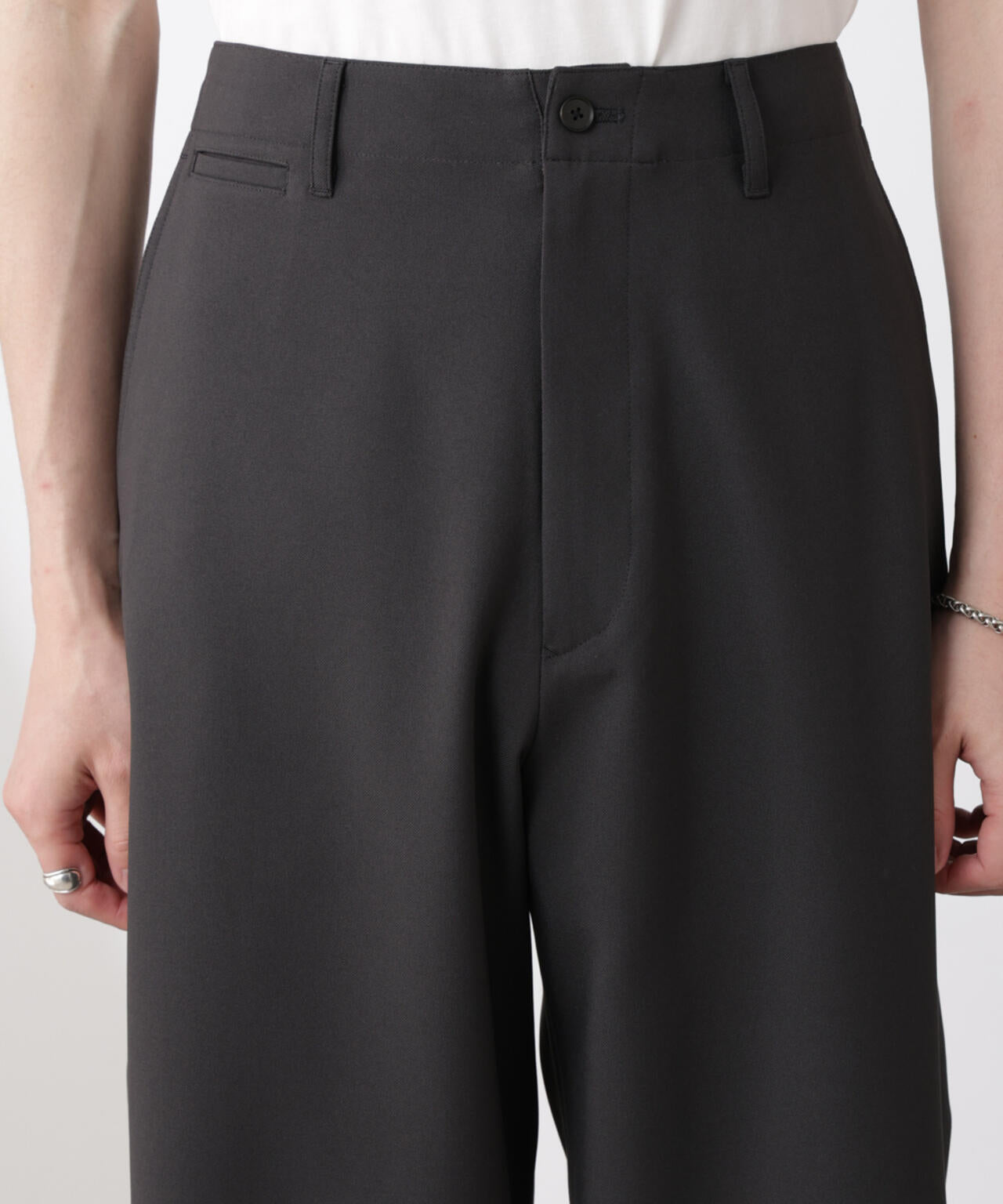 「SOIGNE」ECOPET(R)×AEROツイルストレッチチノスラックス