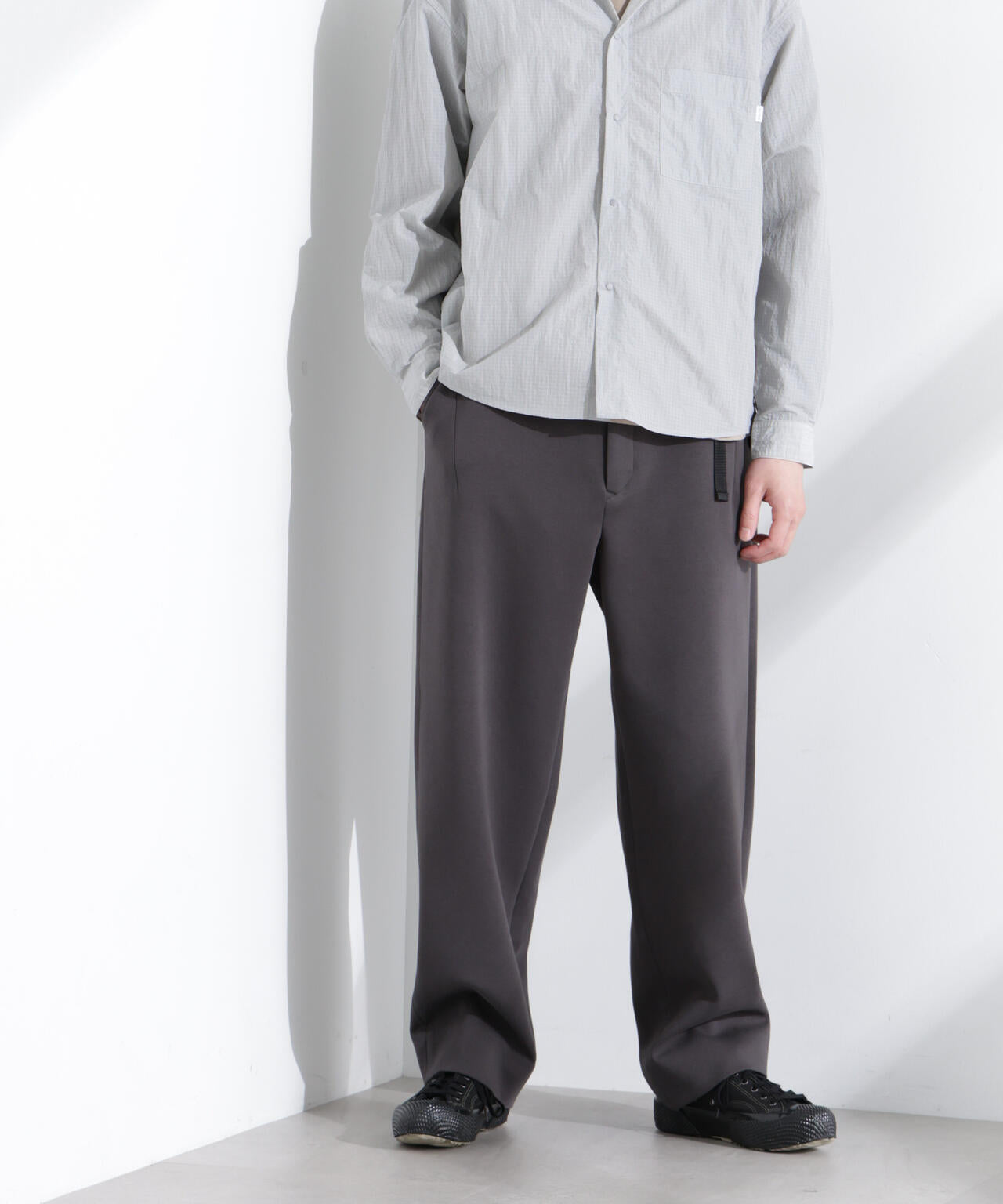 「NJ/CLUB」 ストレッチポンチテーパードパンツ