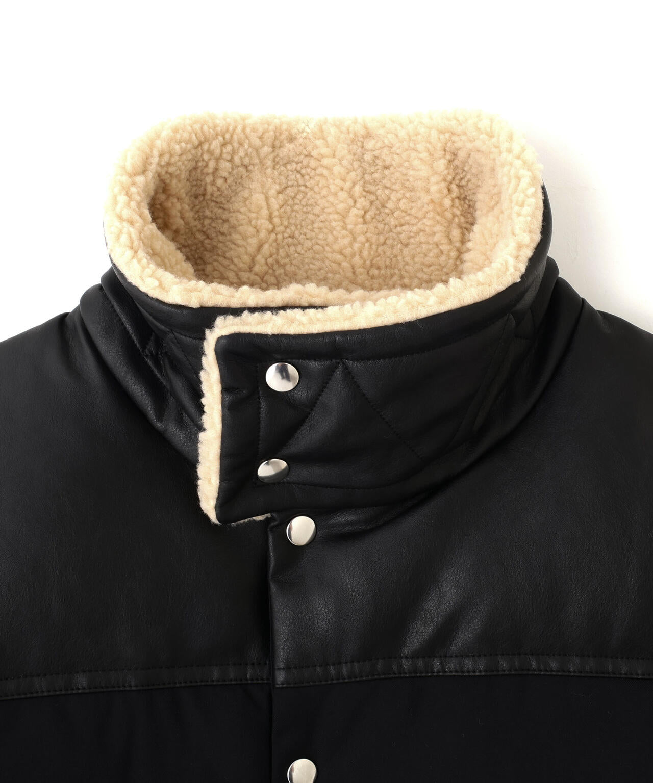 「西川ダウン(R)」ボアカラーサージショートダウン