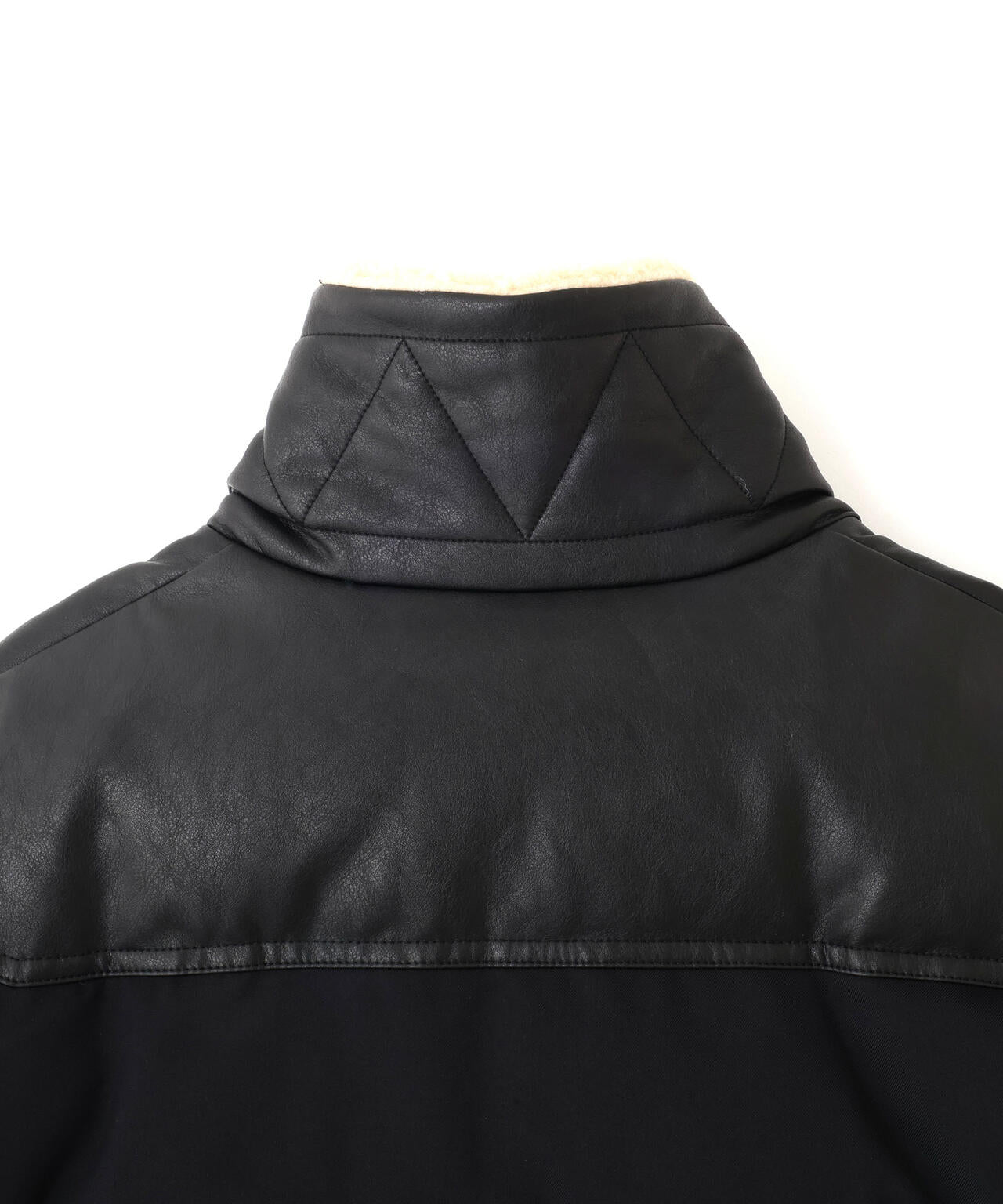 「西川ダウン(R)」ボアカラーサージショートダウン