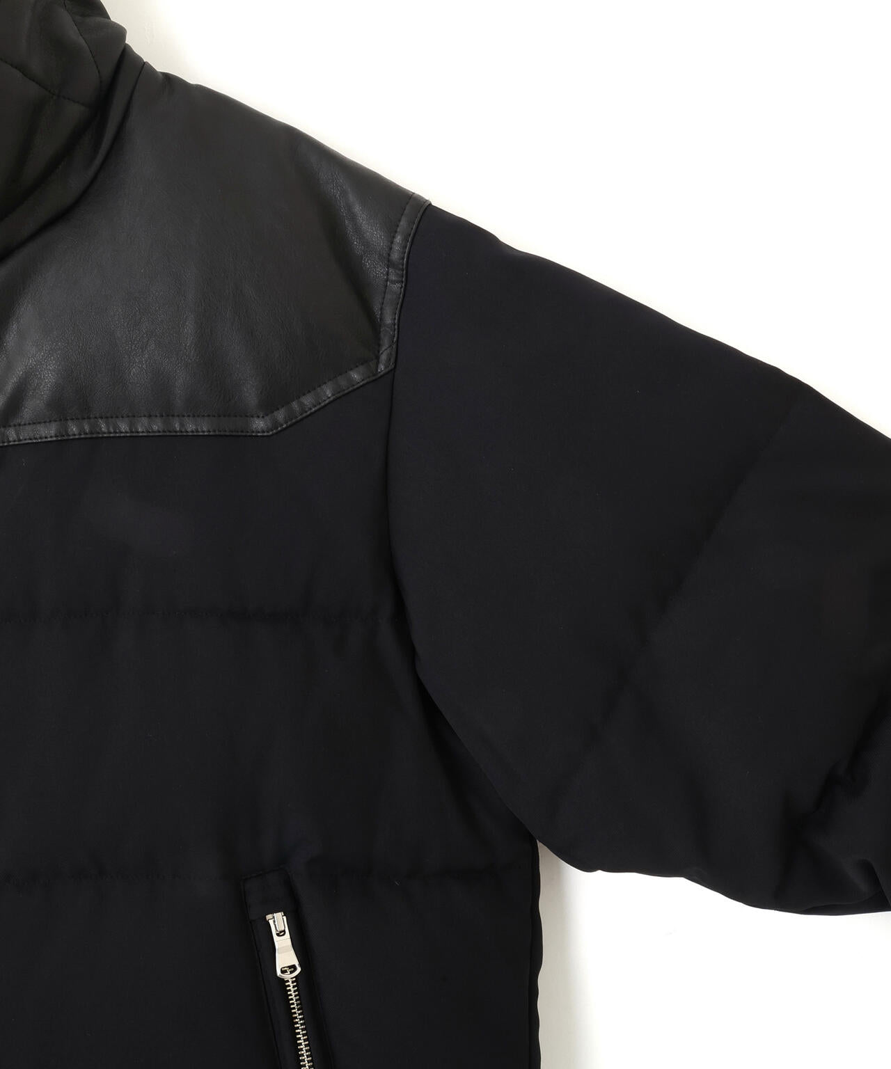 「西川ダウン(R)」ボアカラーサージショートダウン