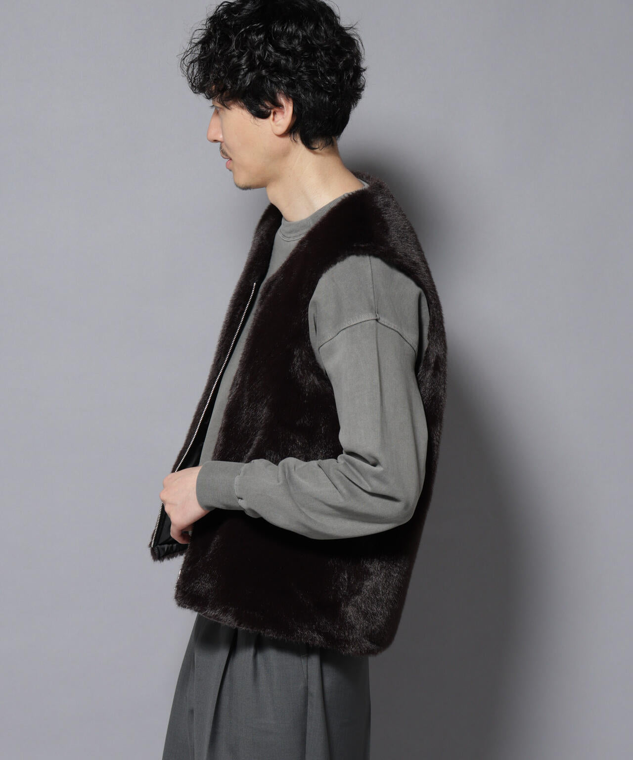 「西川ダウン(R)」 FUSIONSYSTEMフェイクファーベスト