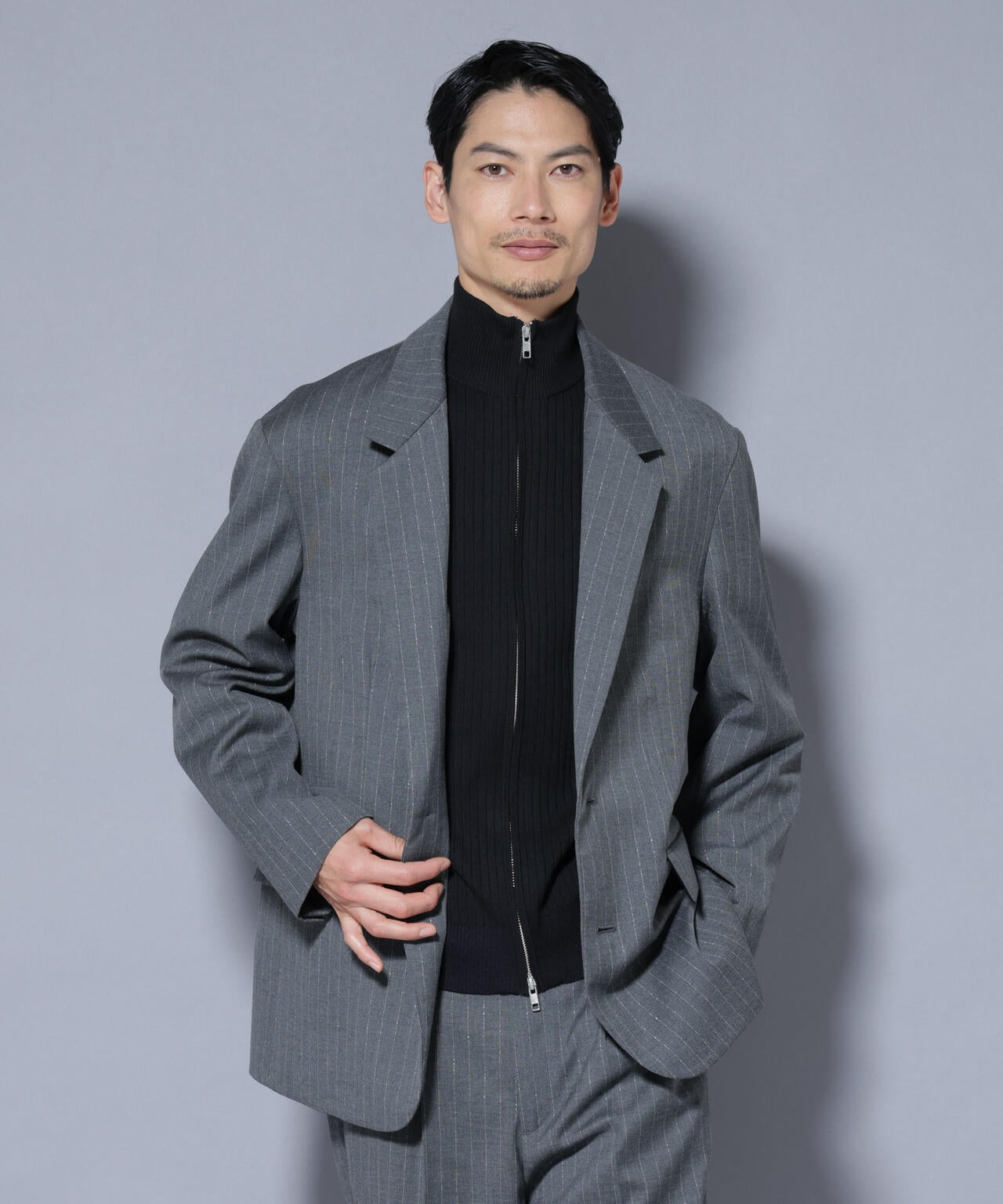 DELEGANTEエアリーサキソニー グリッターストライプテーラードジャケット(セットアップ可)