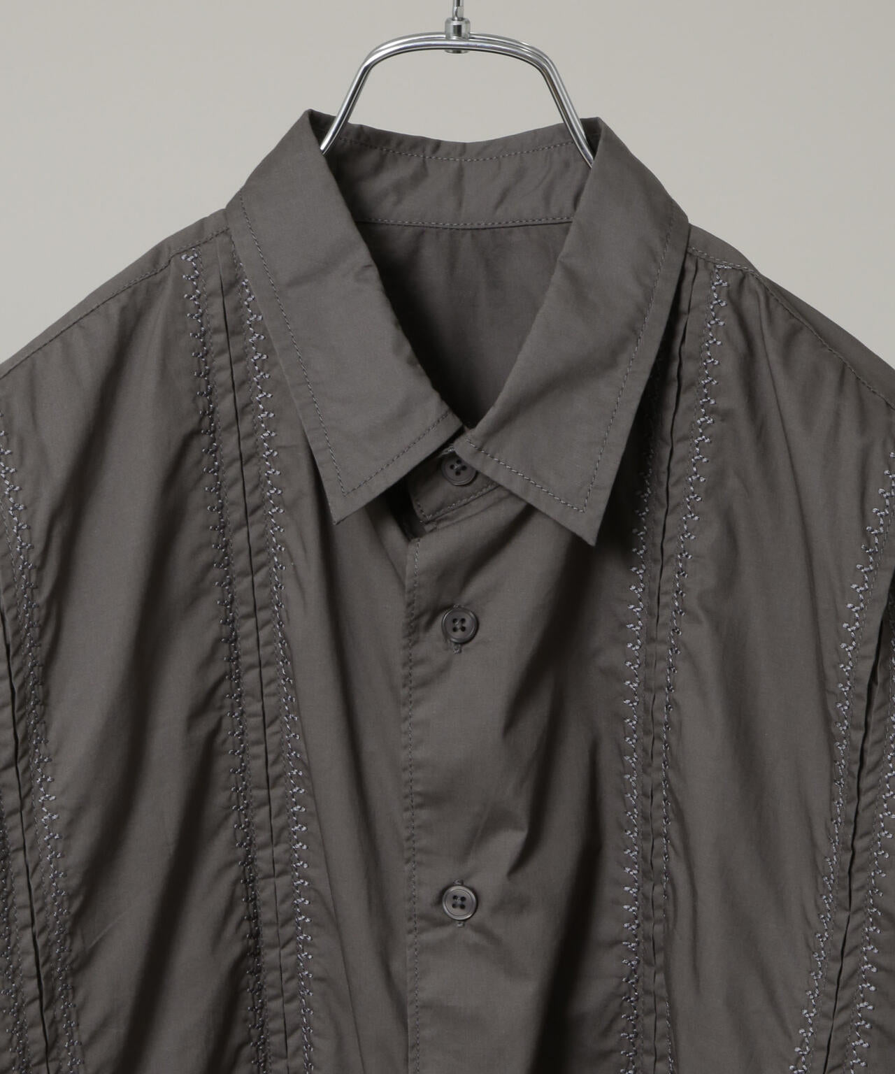 「HOTEL LACE」デザインステッチロングスリーブシャツ