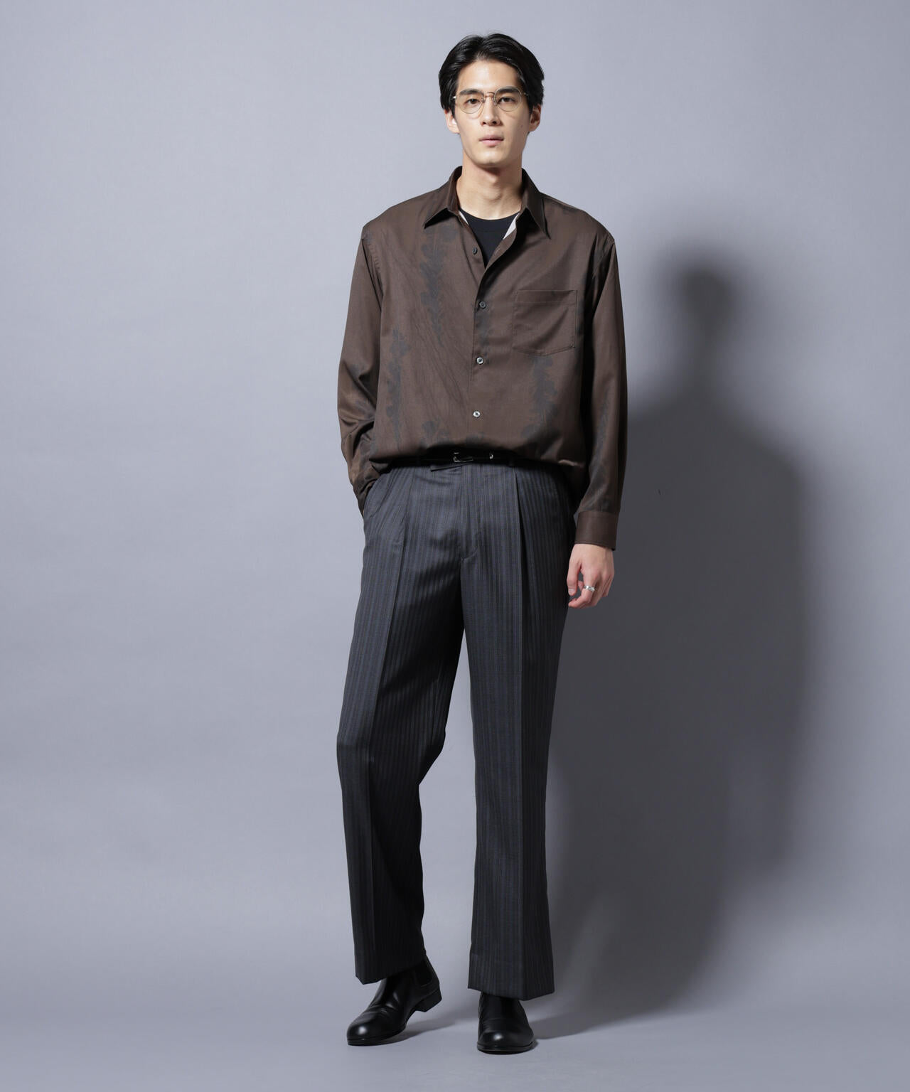 「EDITORIAL PRINT」シルキータッチシャツ