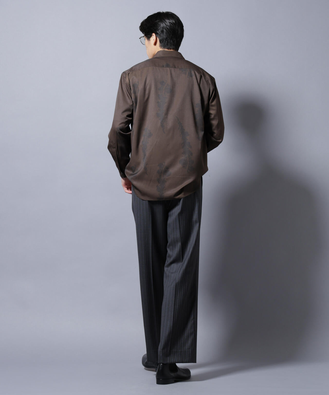 「EDITORIAL PRINT」シルキータッチシャツ