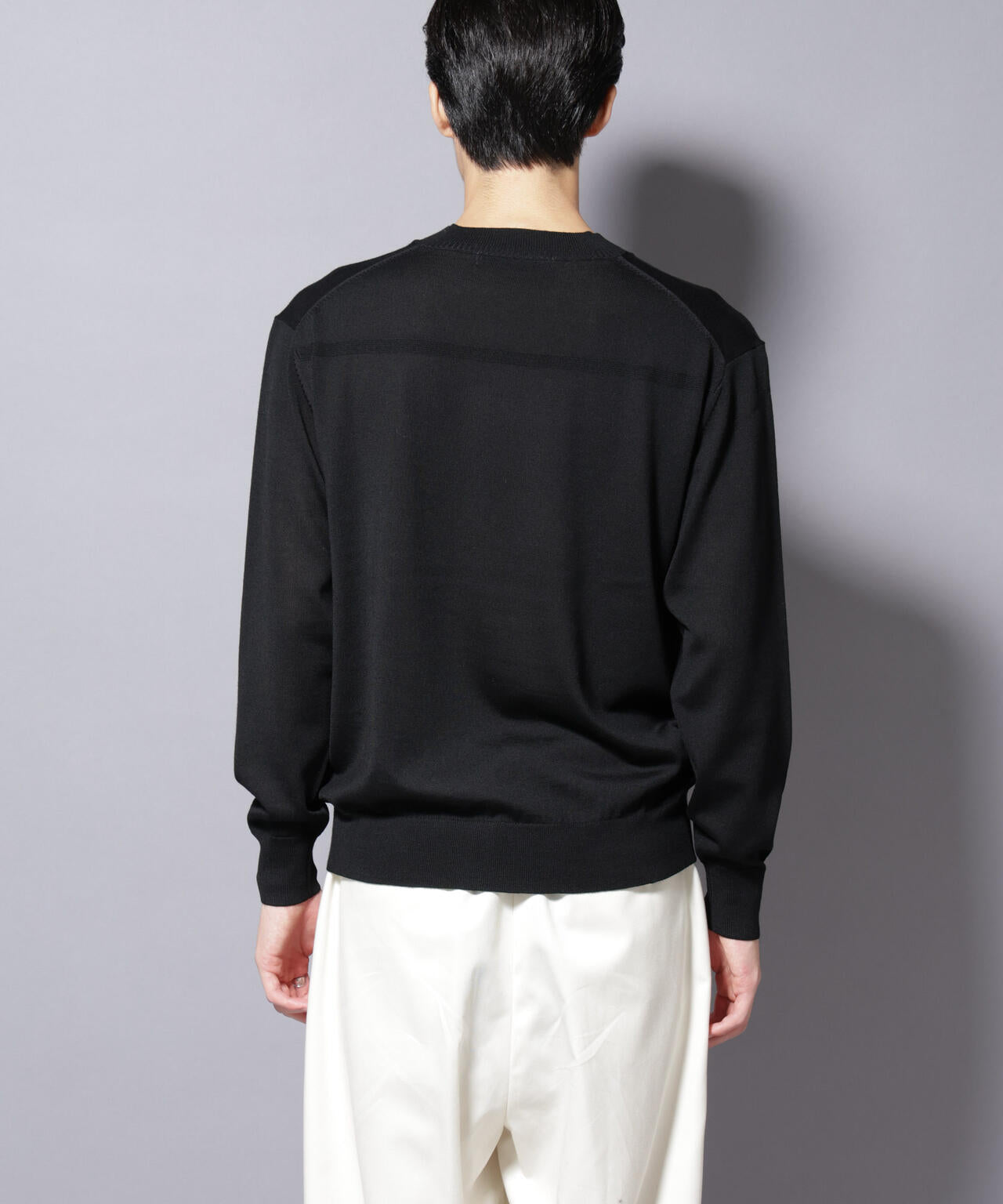 「毛玉レスニット」ファインゲージVネック