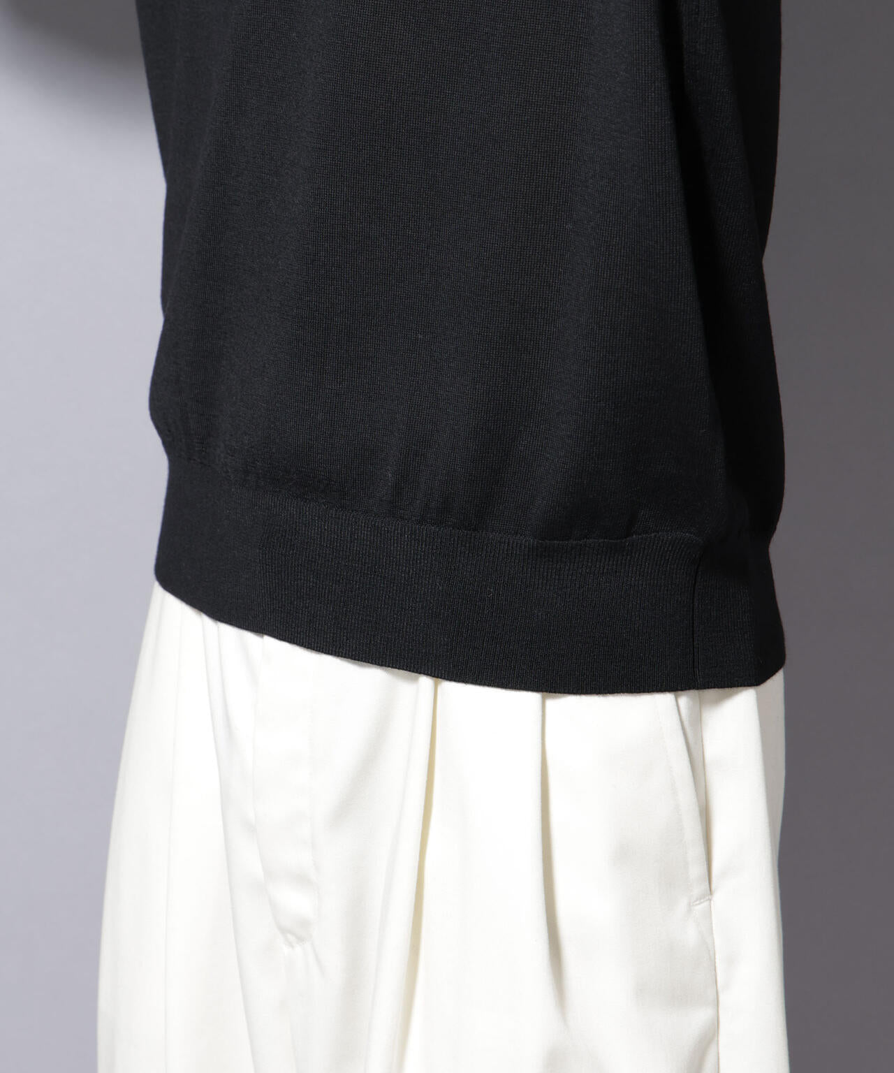 「毛玉レスニット」ファインゲージVネック