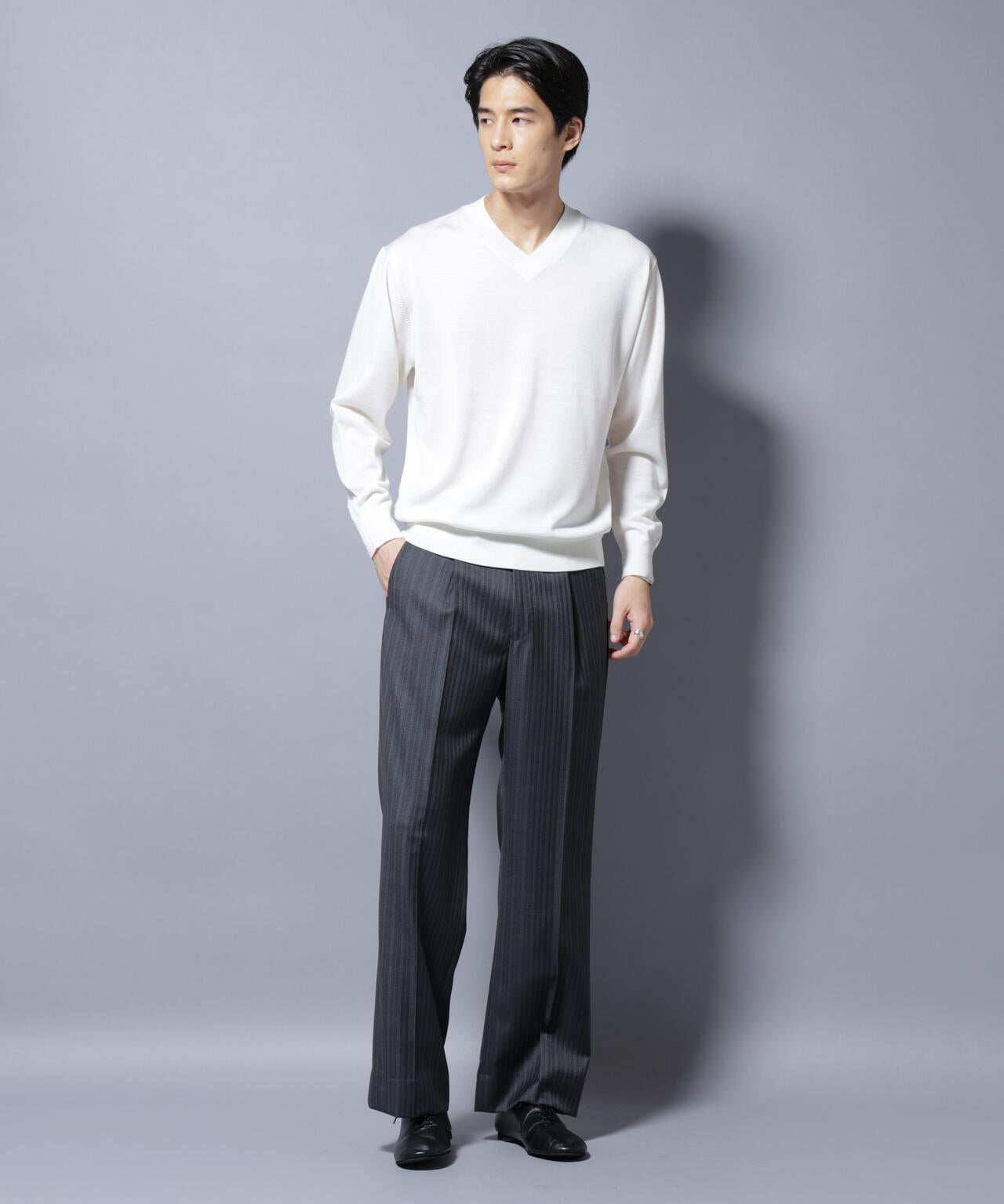 「毛玉レスニット」ファインゲージVネック