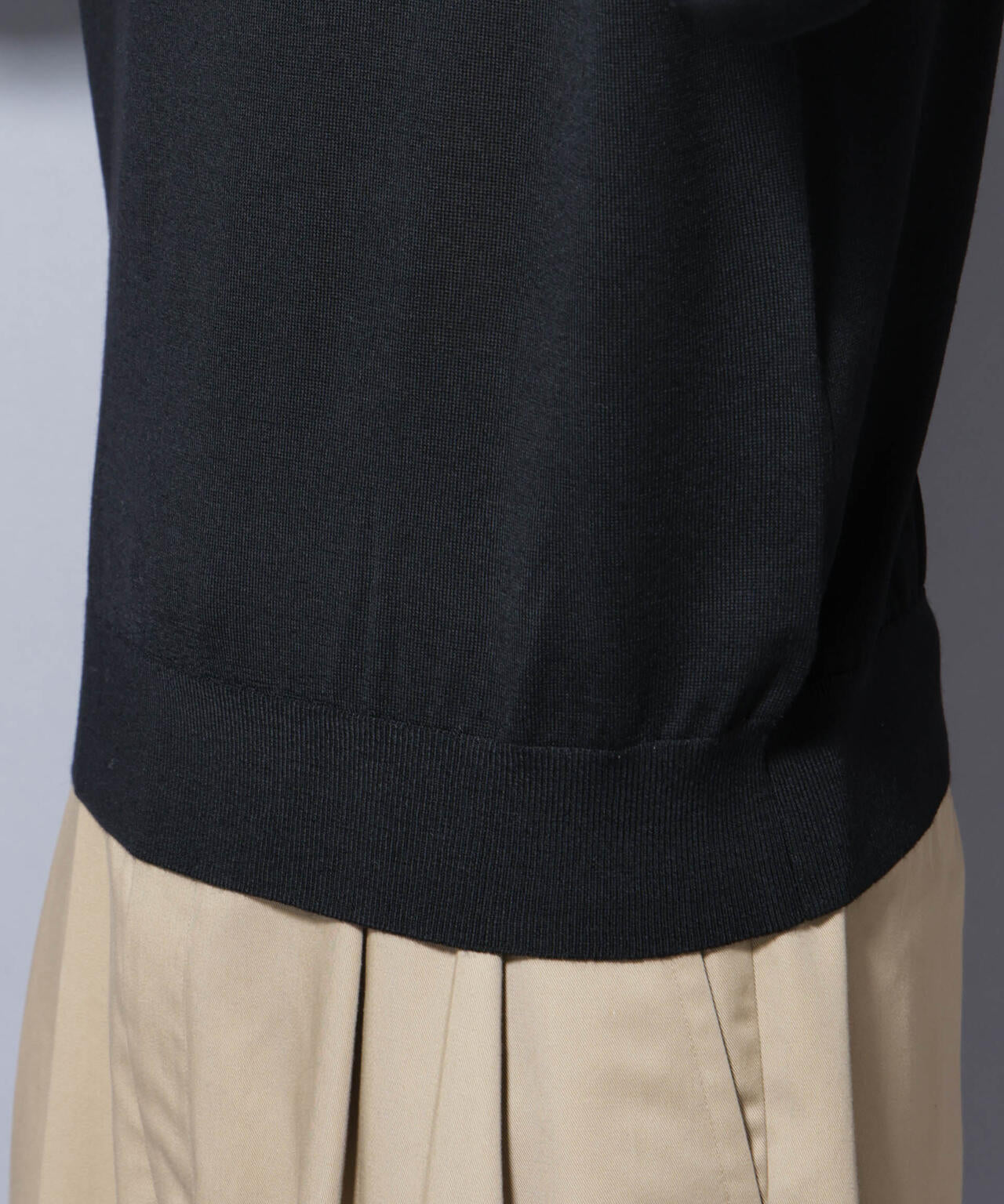 「毛玉レスニット」ファインゲージタートルネック