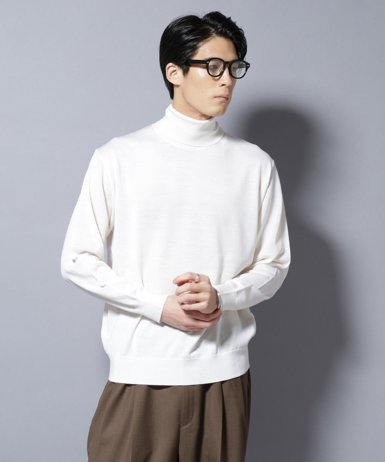 「毛玉レスニット」ファインゲージタートルネック