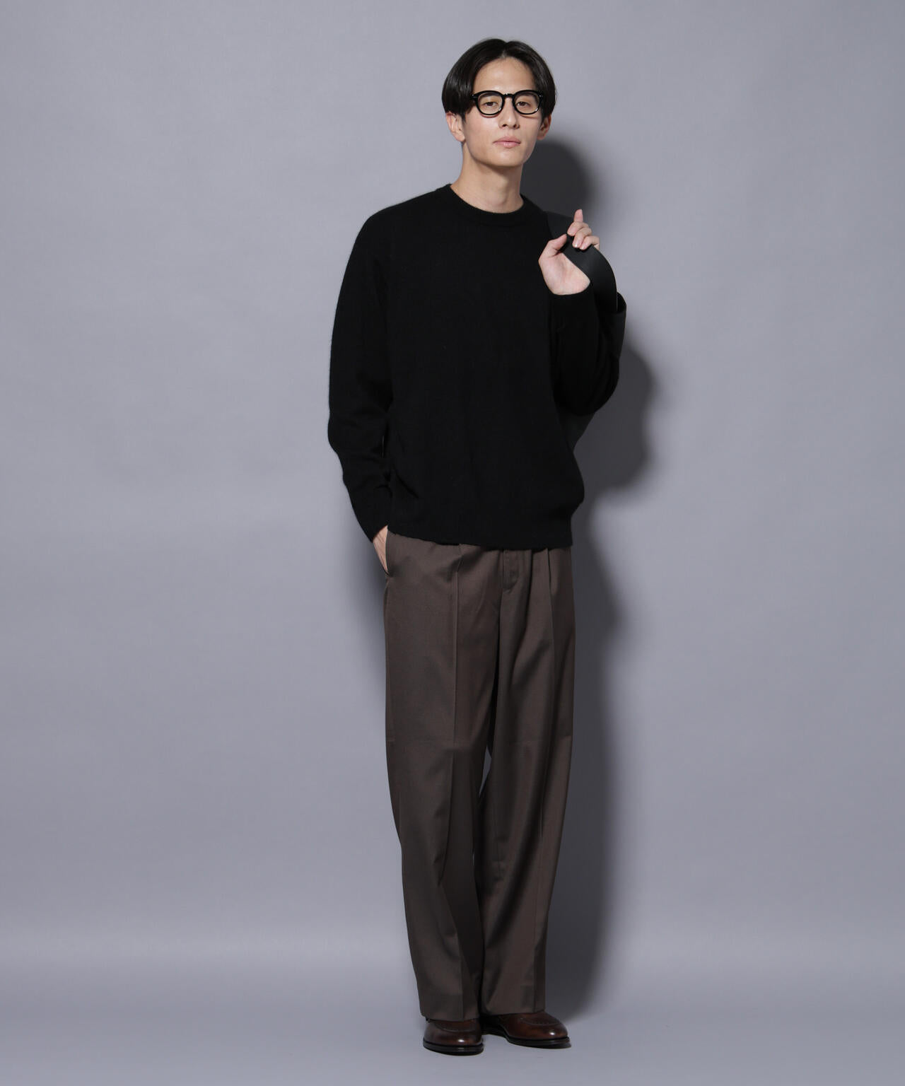 アンゴラ混ライトクルーネックニット