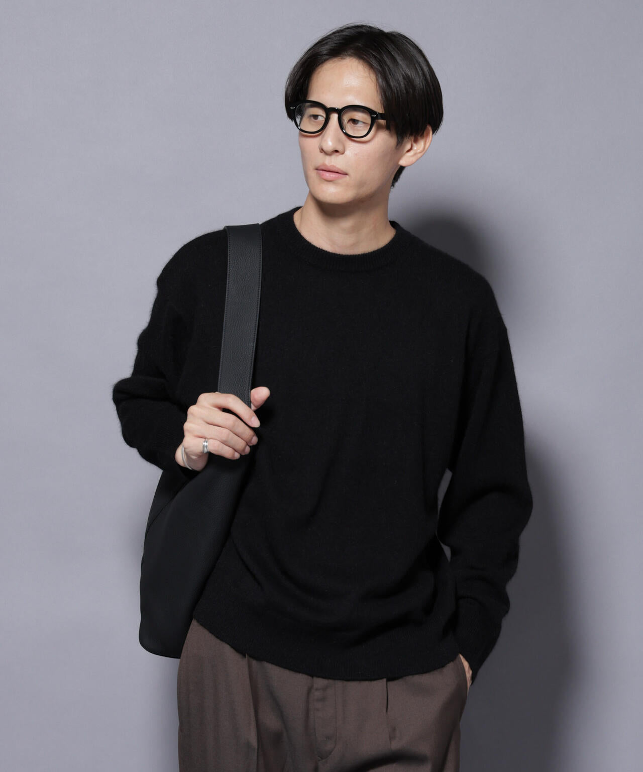 アンゴラ混ライトクルーネックニット