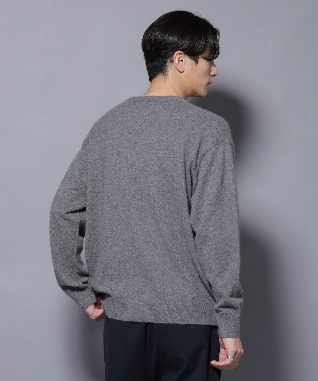 アンゴラ混ライトクルーネックニット