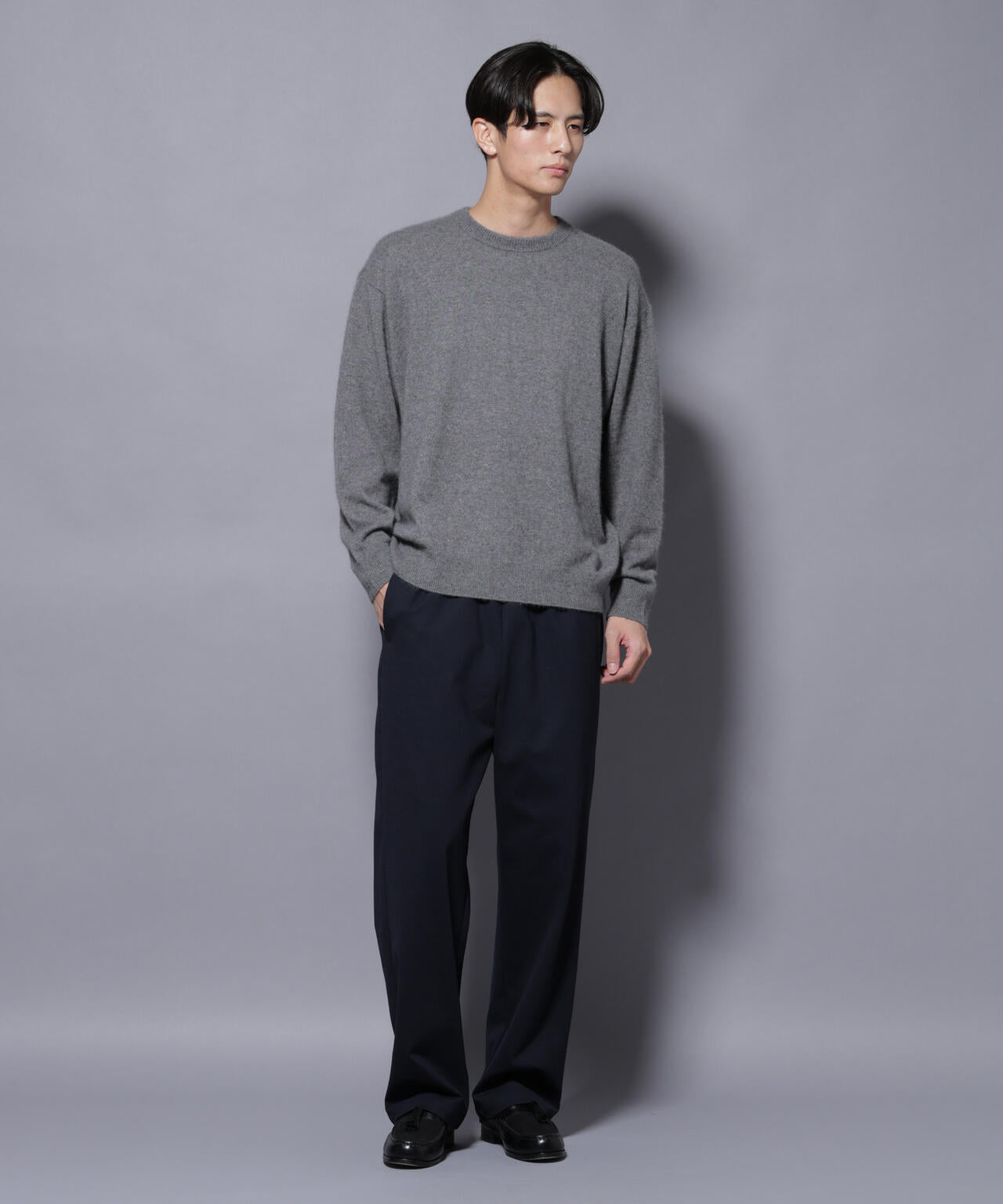 アンゴラ混ライトクルーネックニット