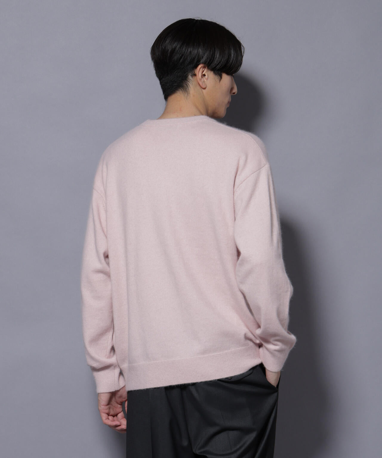 アンゴラ混ライトクルーネックニット