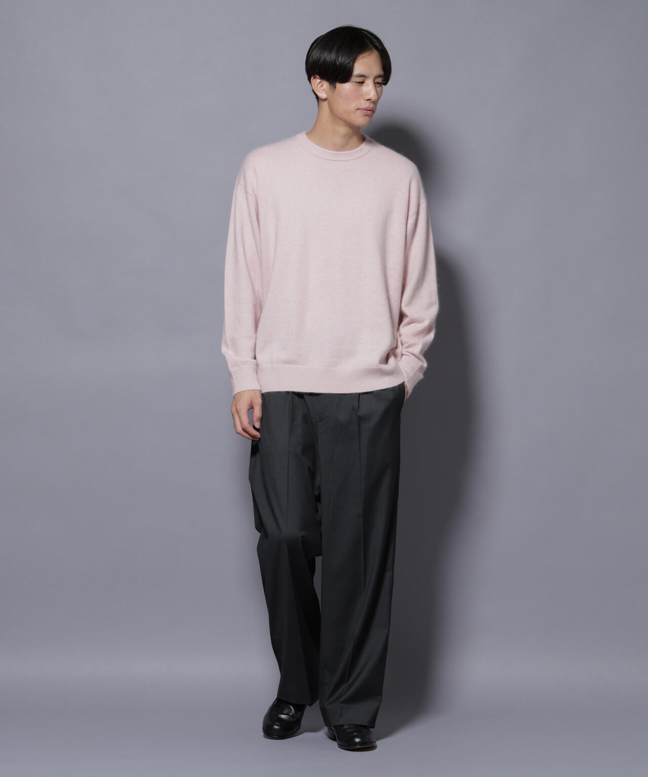 アンゴラ混ライトクルーネックニット