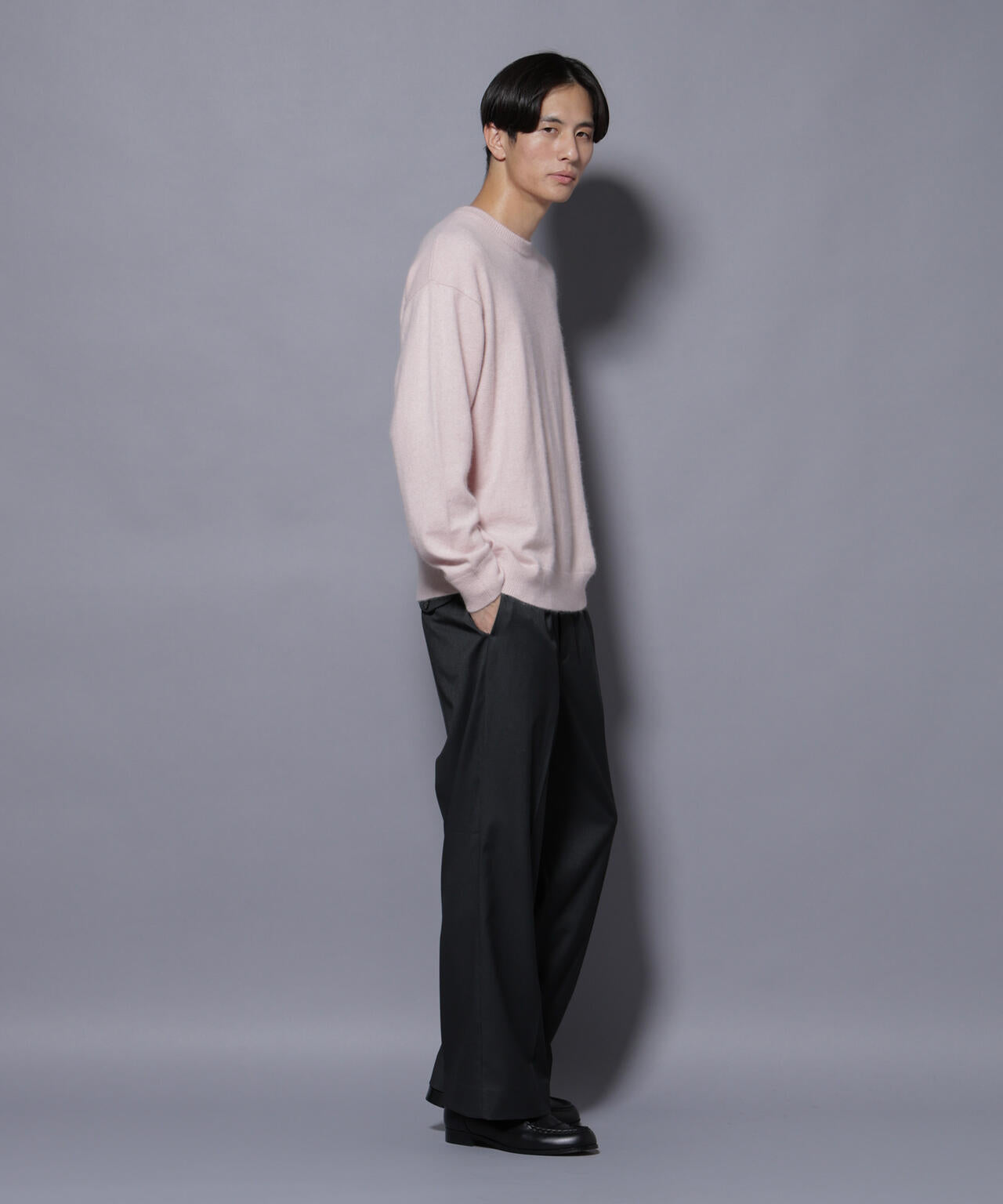 アンゴラ混ライトクルーネックニット