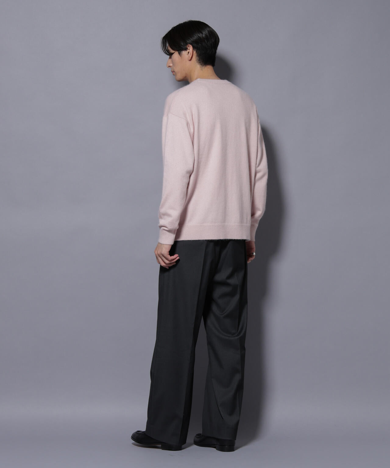 アンゴラ混ライトクルーネックニット