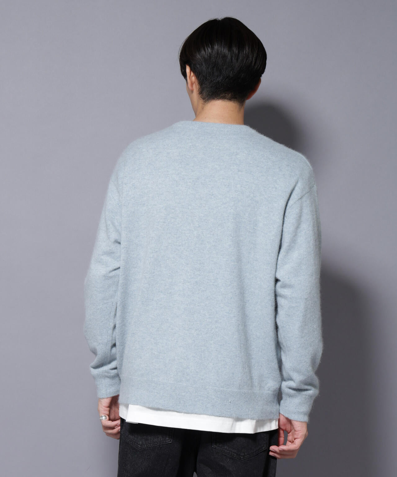 アンゴラ混ライトクルーネックニット