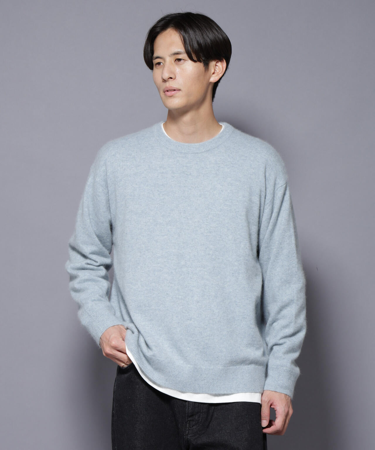 アンゴラ混ライトクルーネックニット