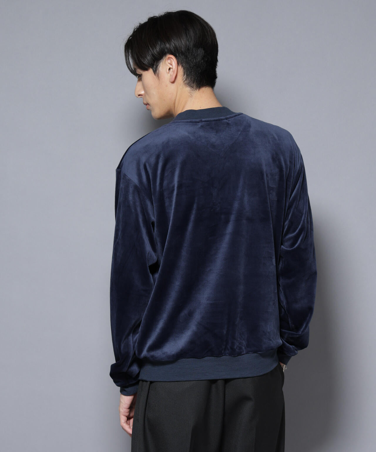 ベロアプルオーバー Vネックスウェット