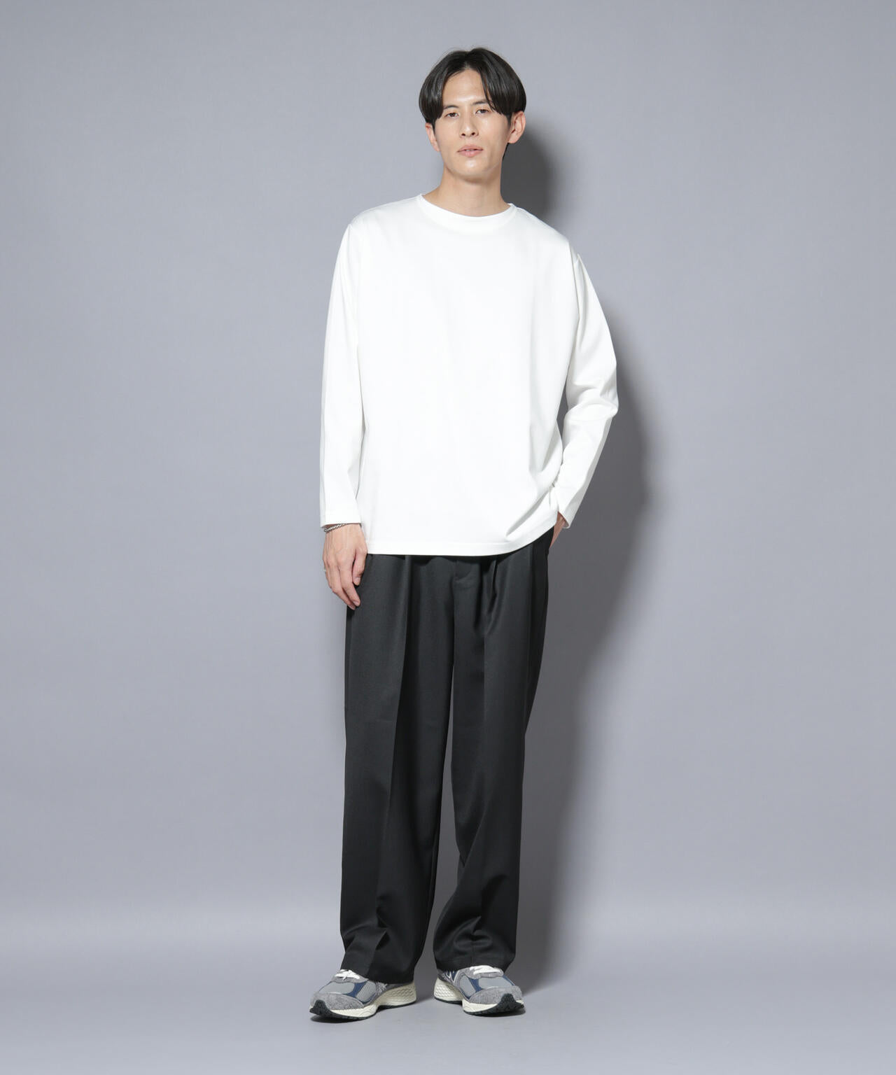 「NJ/CLUB」モクロディ ボートネック サイドスリットTシャツ