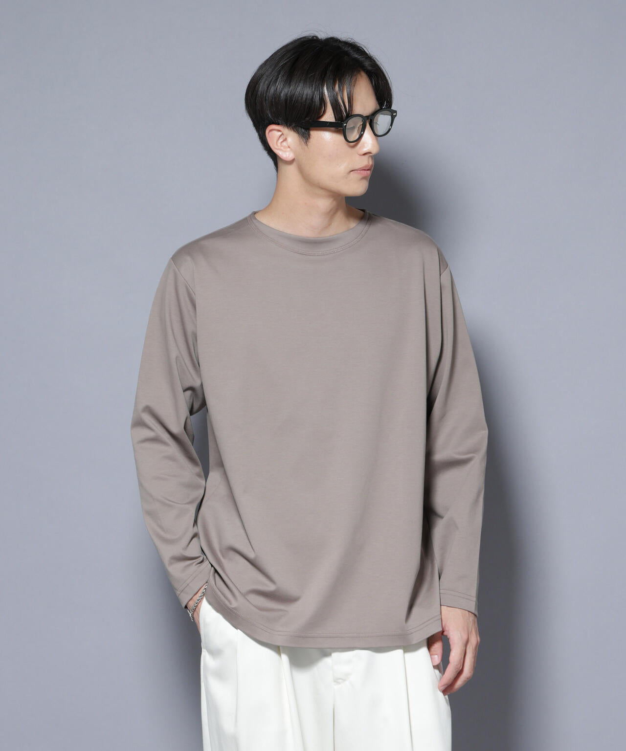 「NJ/CLUB」モクロディ ボートネック サイドスリットTシャツ