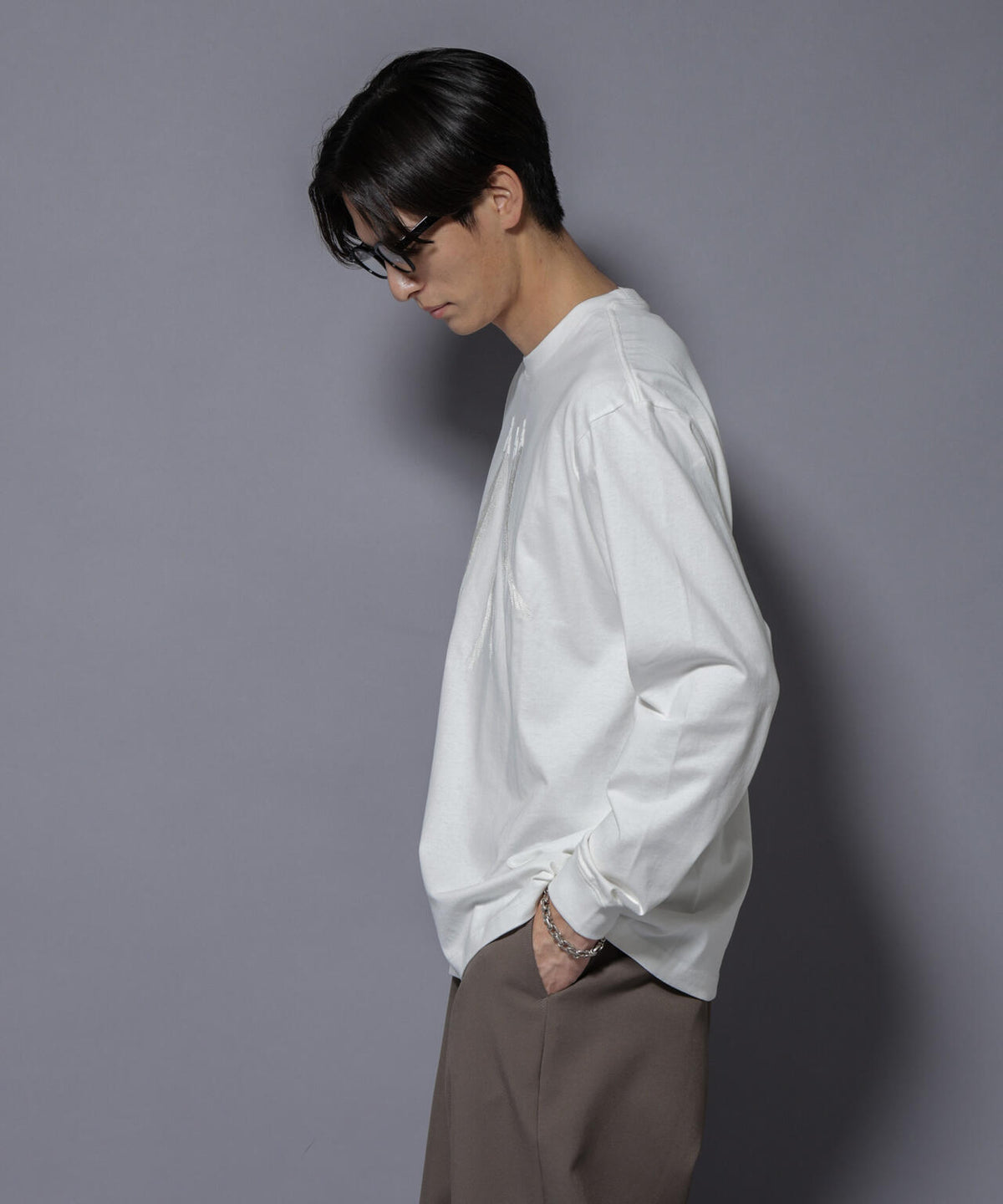 フェザー エンブロイダリー ロングスリーブTシャツ