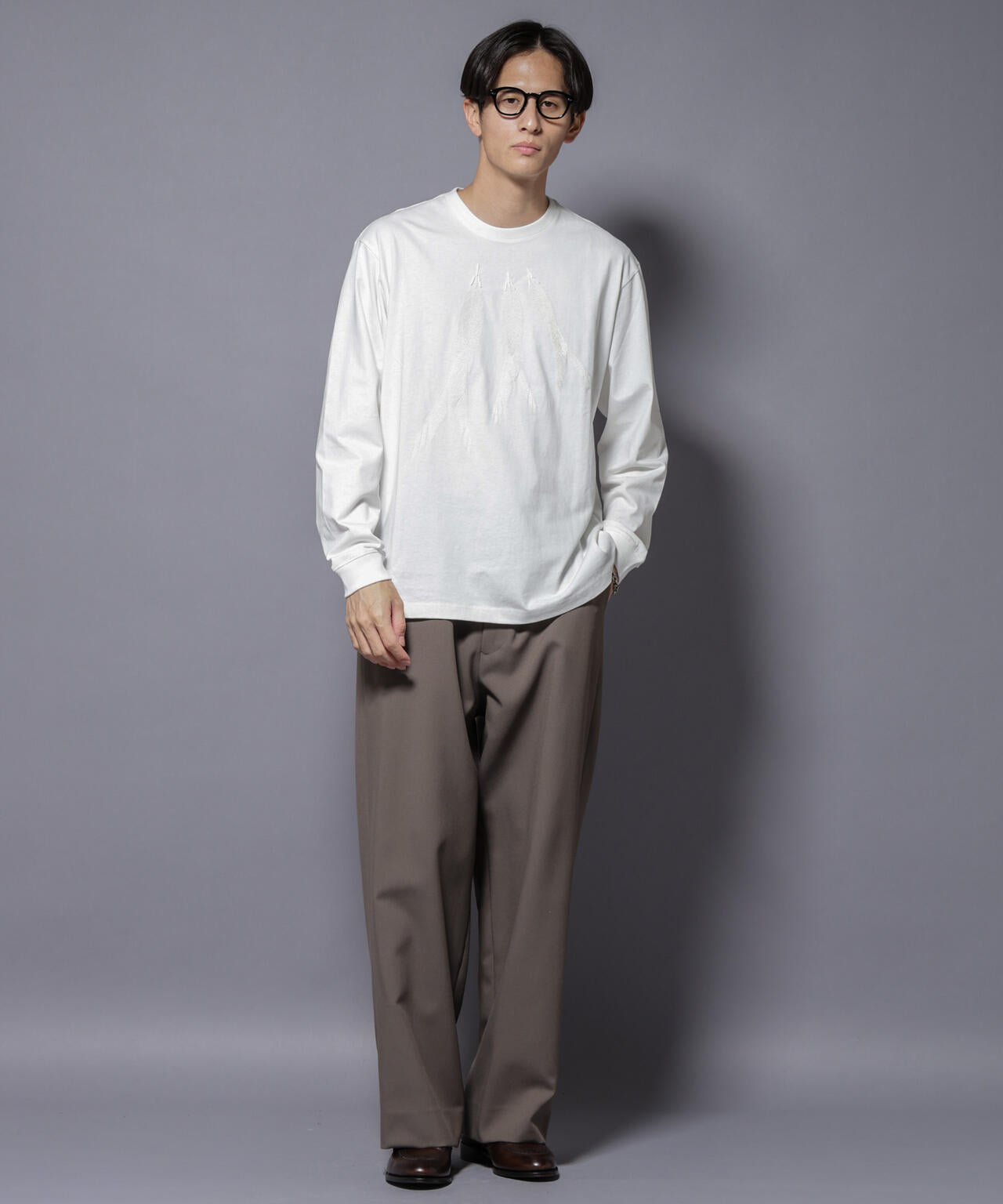 フェザー エンブロイダリー ロングスリーブTシャツ