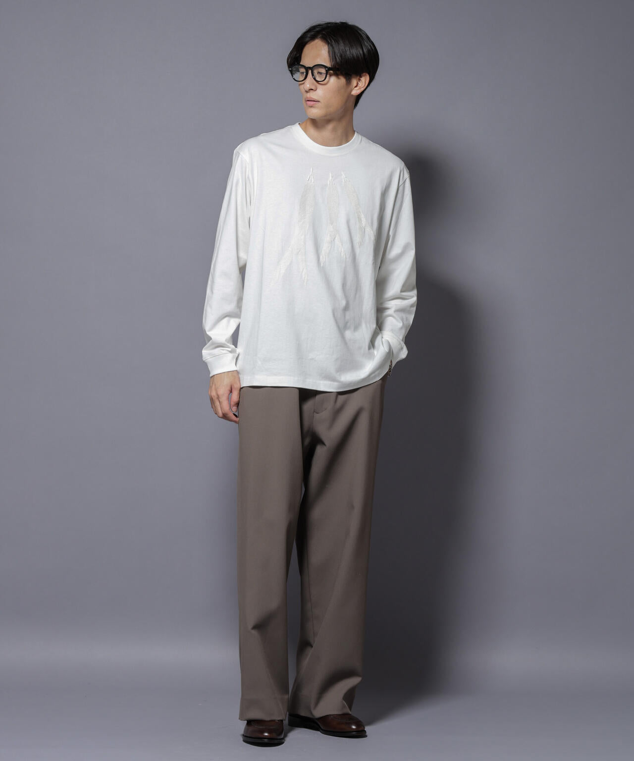 フェザー エンブロイダリー ロングスリーブTシャツ