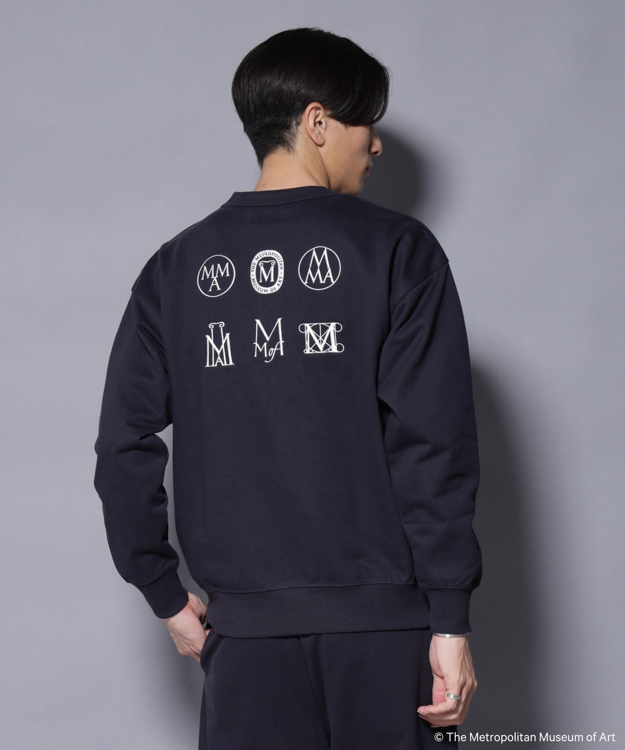 「The Met」ロゴ×アーカイブロゴ刺繍スウェット(セットアップ可)