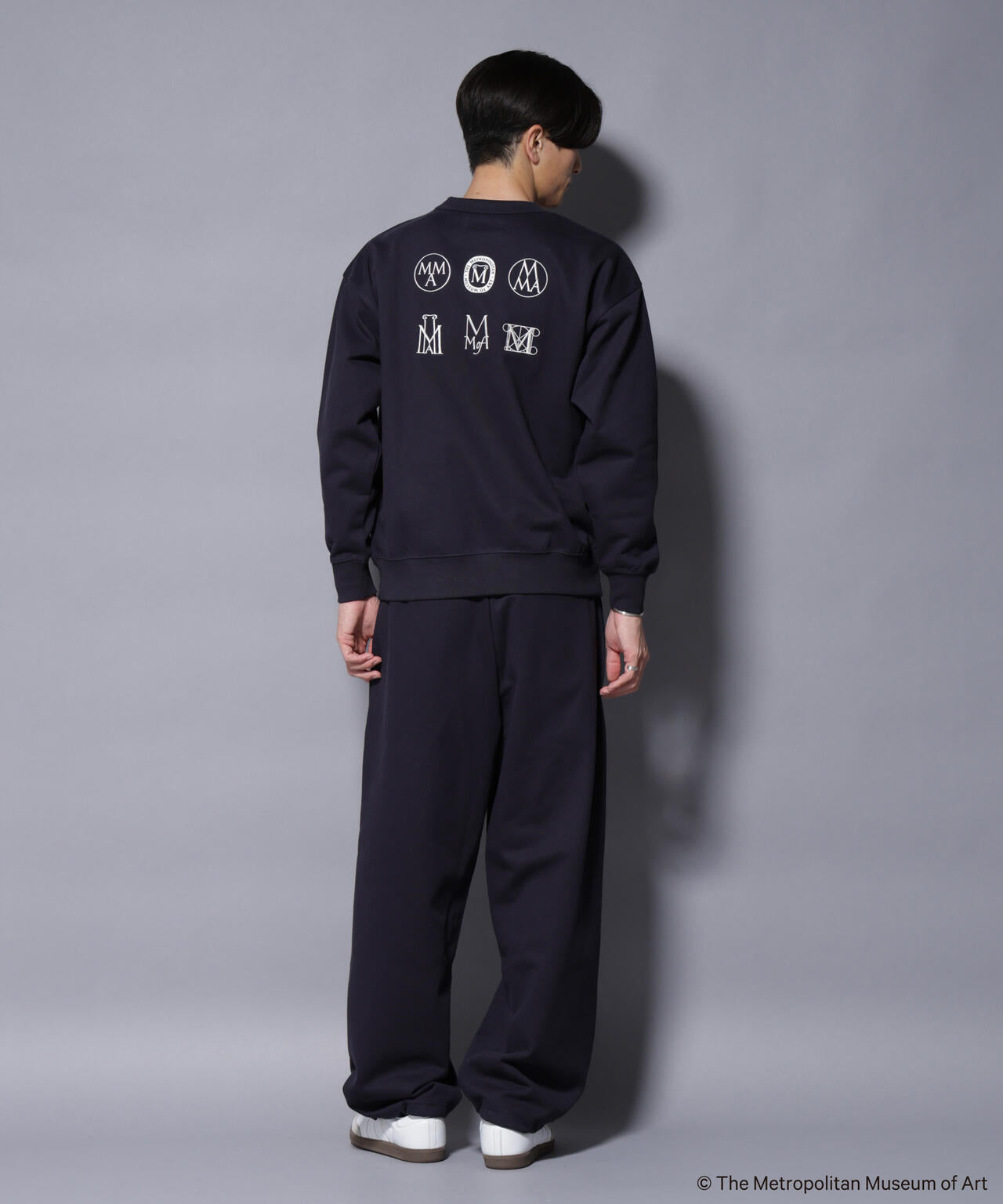 「The Met」ロゴ×アーカイブロゴ刺繍スウェット(セットアップ可)