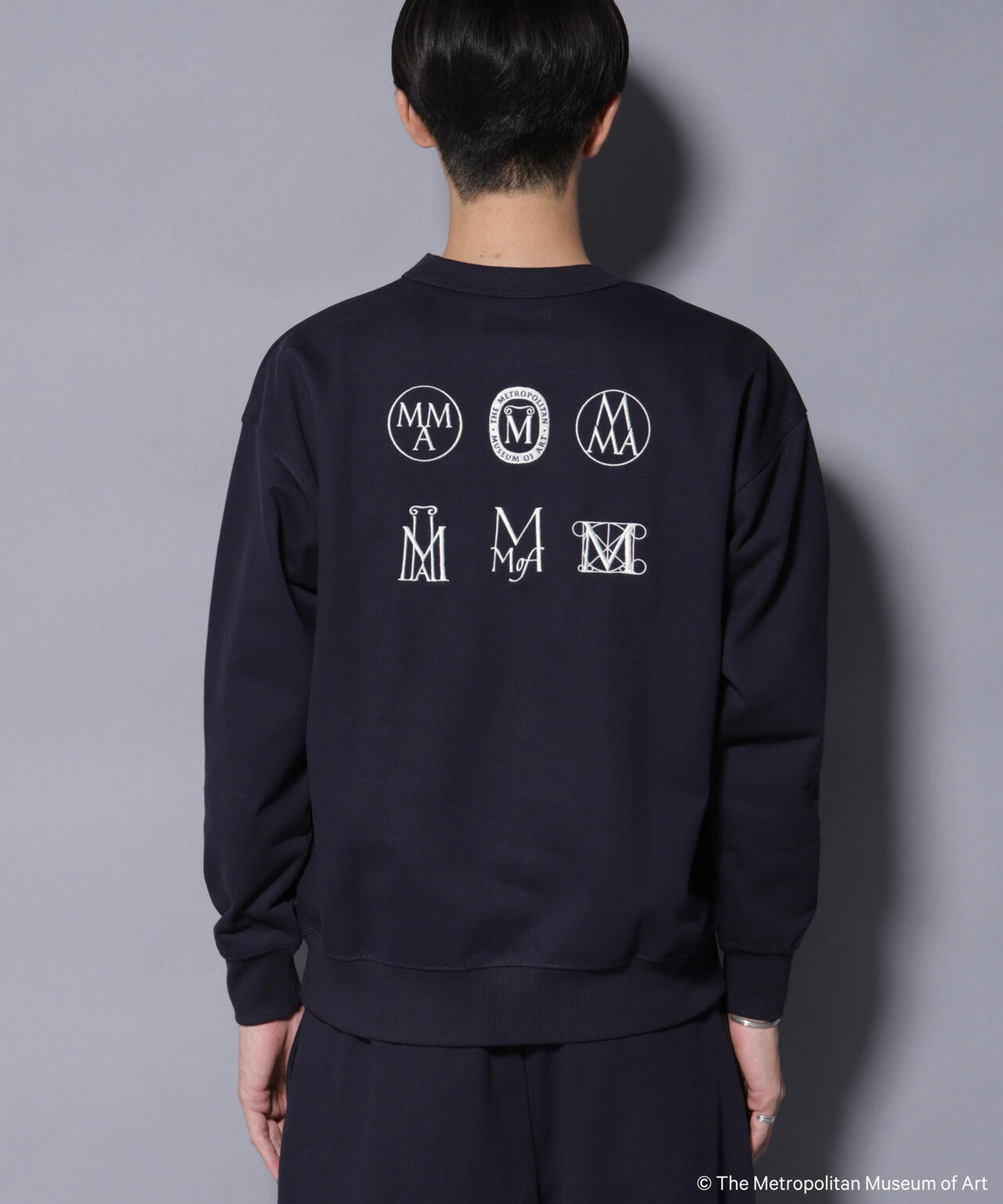 「The Met」ロゴ×アーカイブロゴ刺繍スウェット(セットアップ可)