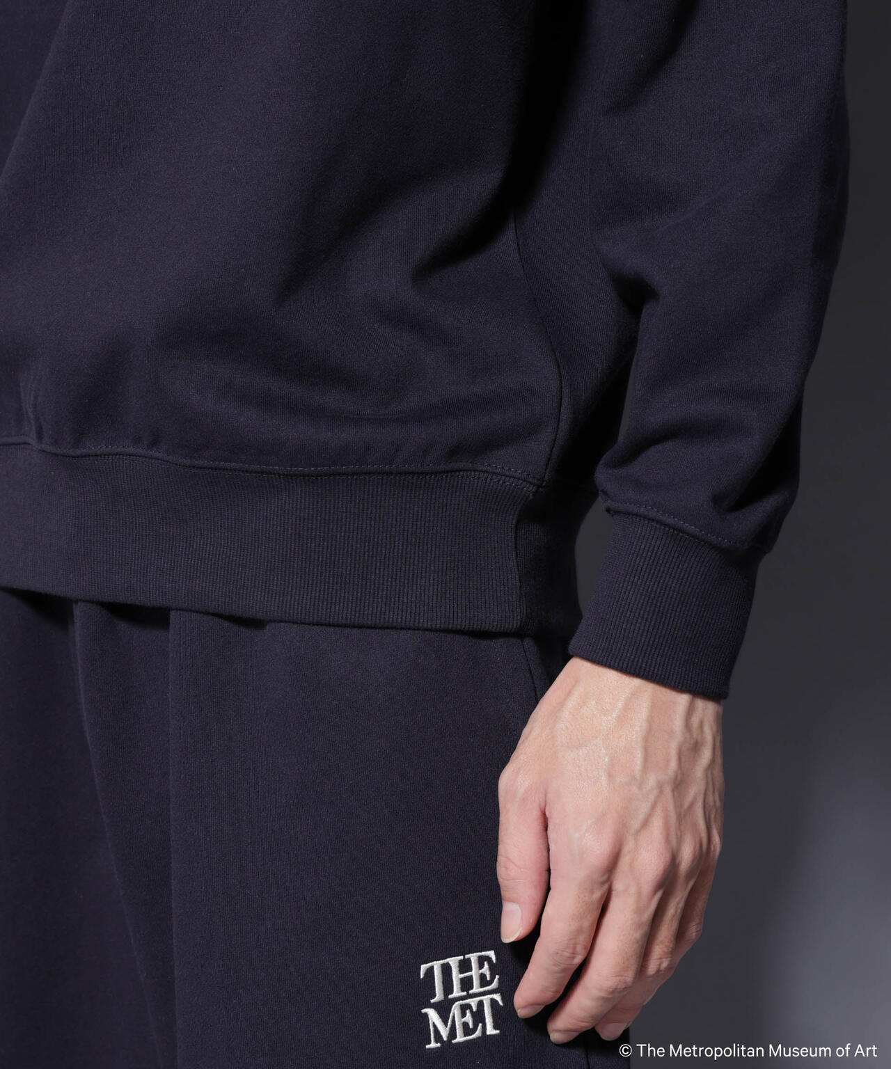 「The Met」ロゴ×アーカイブロゴ刺繍スウェット(セットアップ可)